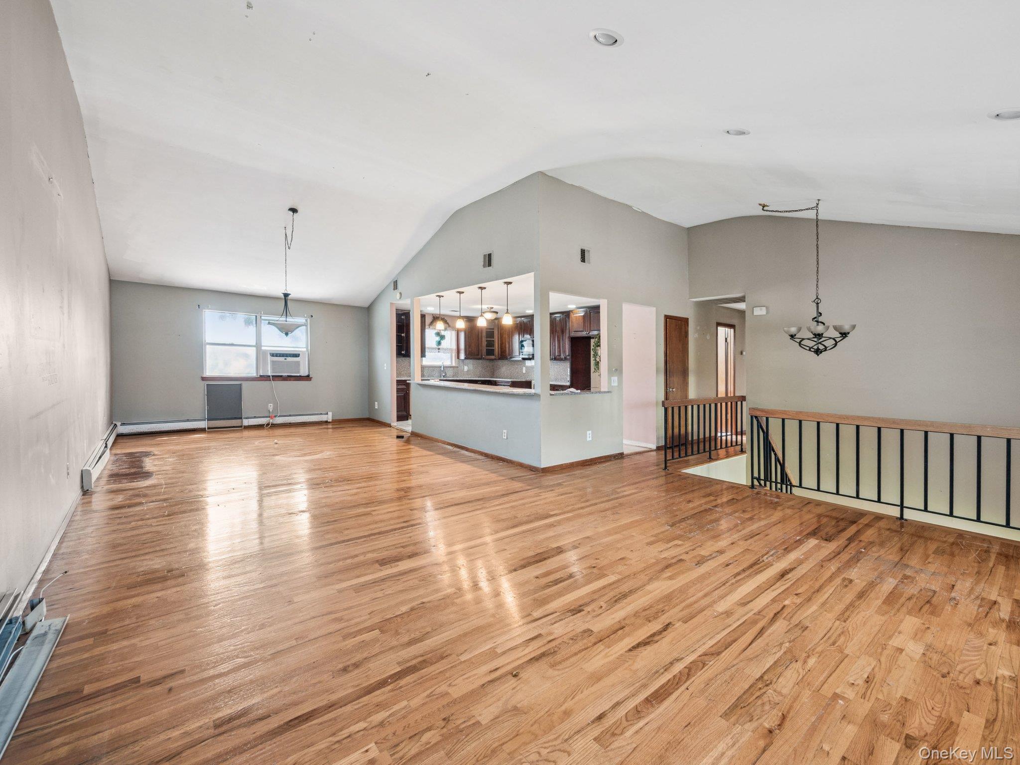 9 Suzanne B Court, Massapequa, NY 11758