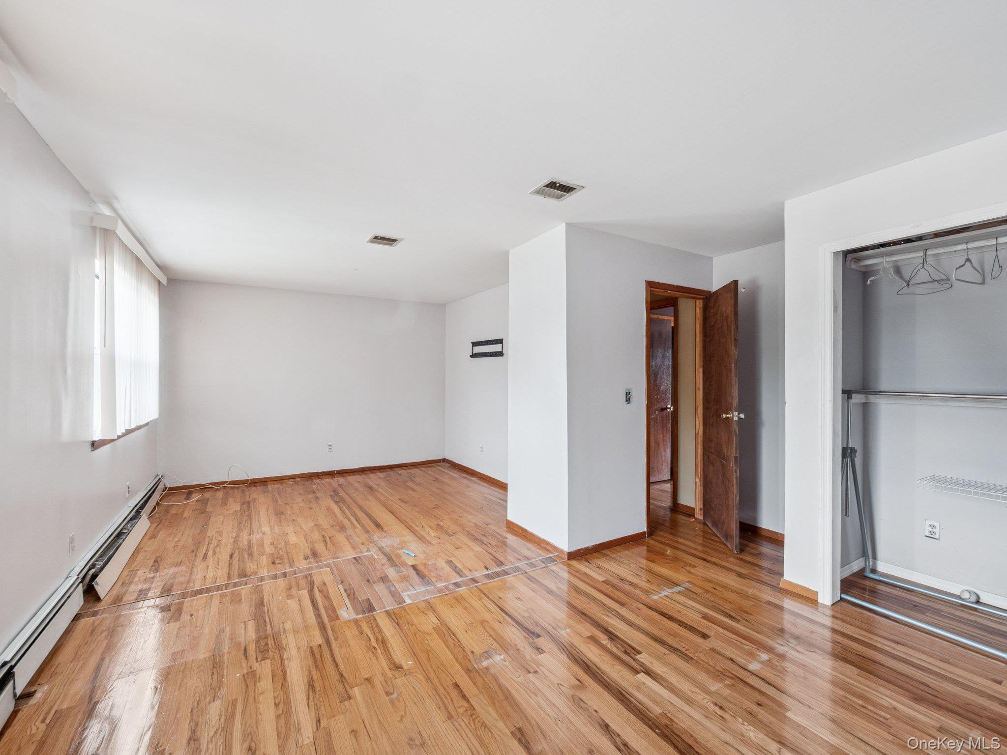 9 Suzanne B Court, Massapequa, NY 11758