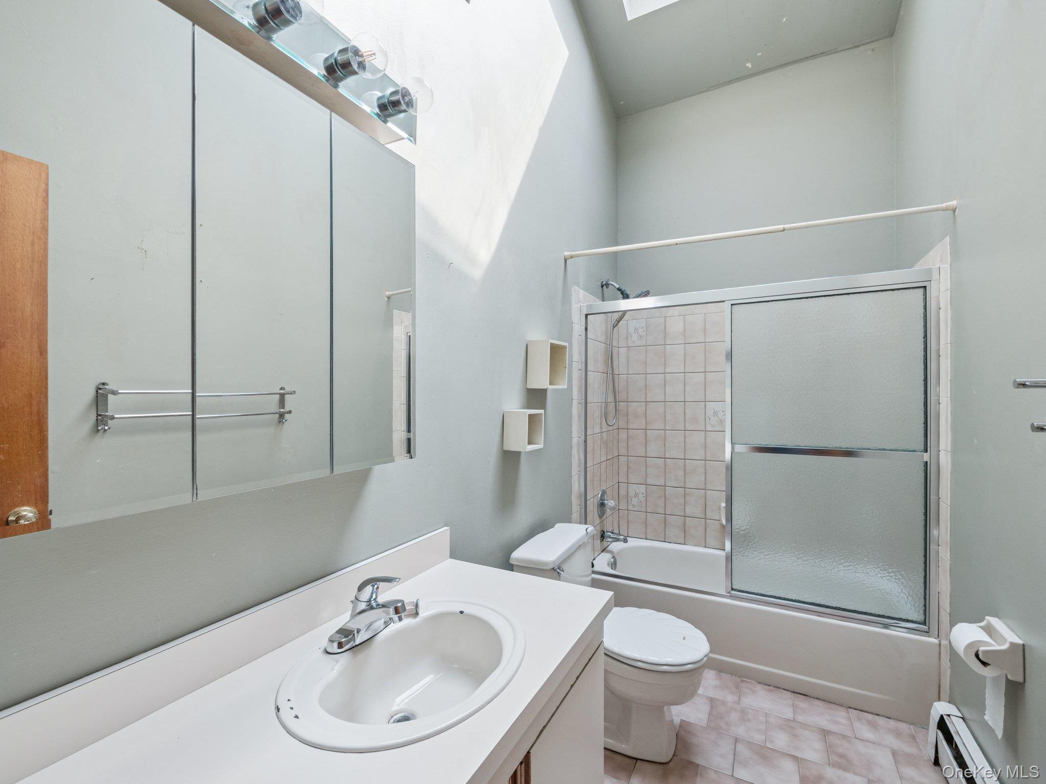 9 Suzanne B Court, Massapequa, NY 11758