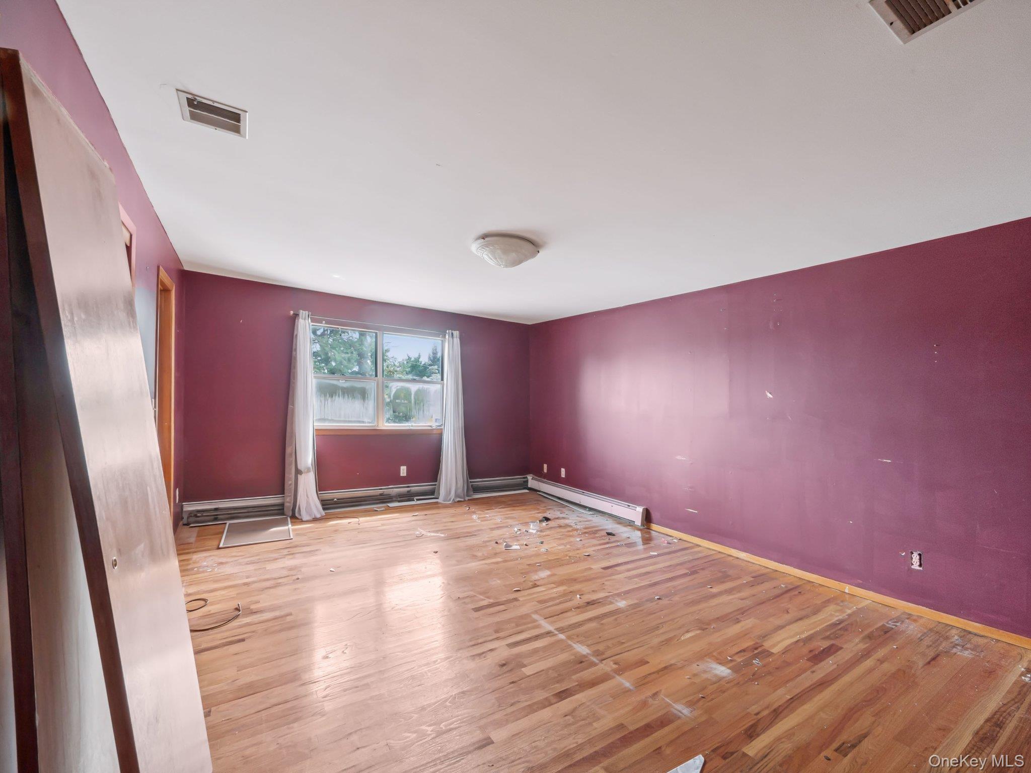 9 Suzanne B Court, Massapequa, NY 11758