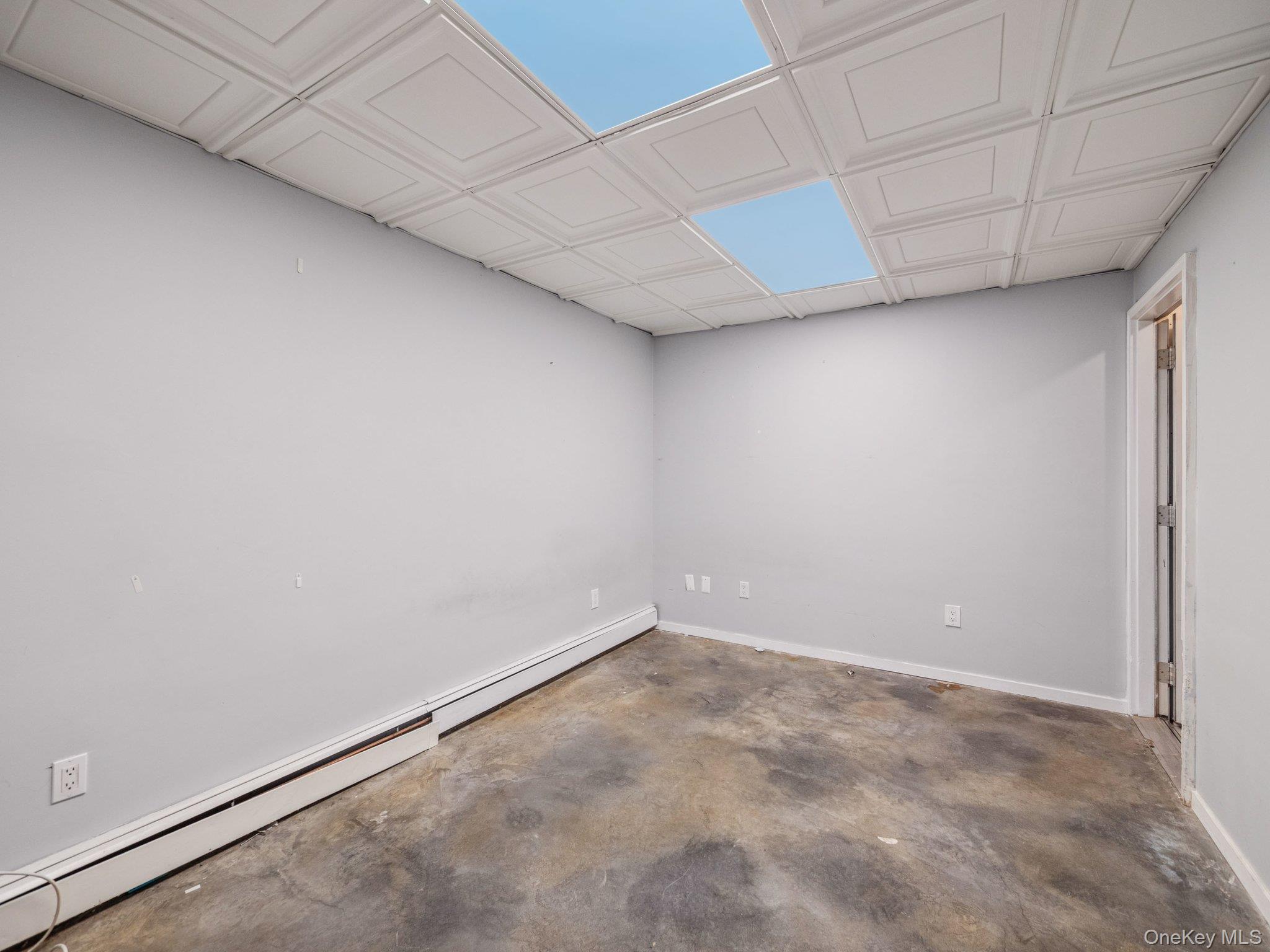 9 Suzanne B Court, Massapequa, NY 11758