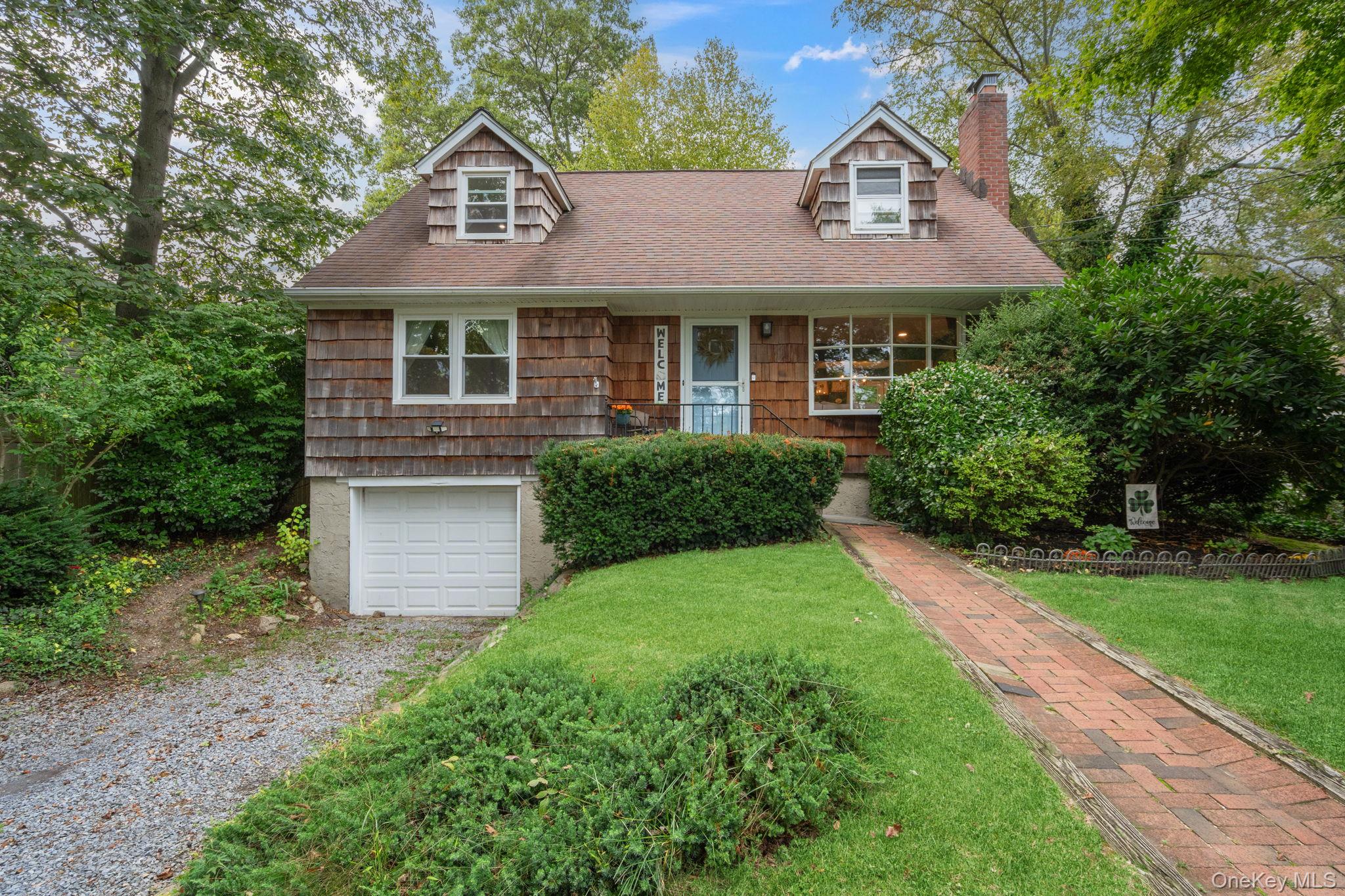 23 Pearwood Drive, Huntington Station, NY 11746