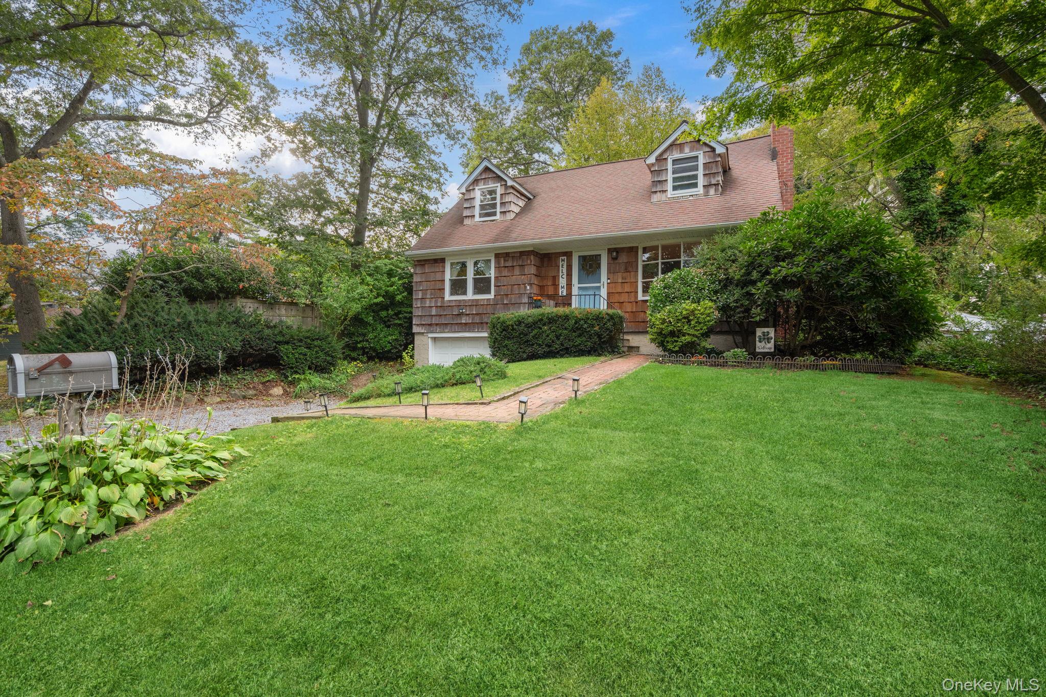 23 Pearwood Drive, Huntington Station, NY 11746