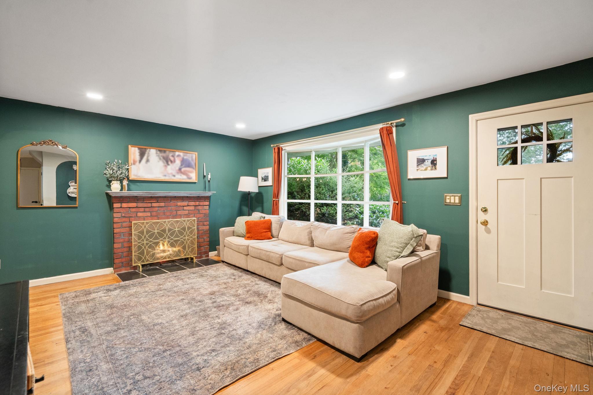 23 Pearwood Drive, Huntington Station, NY 11746