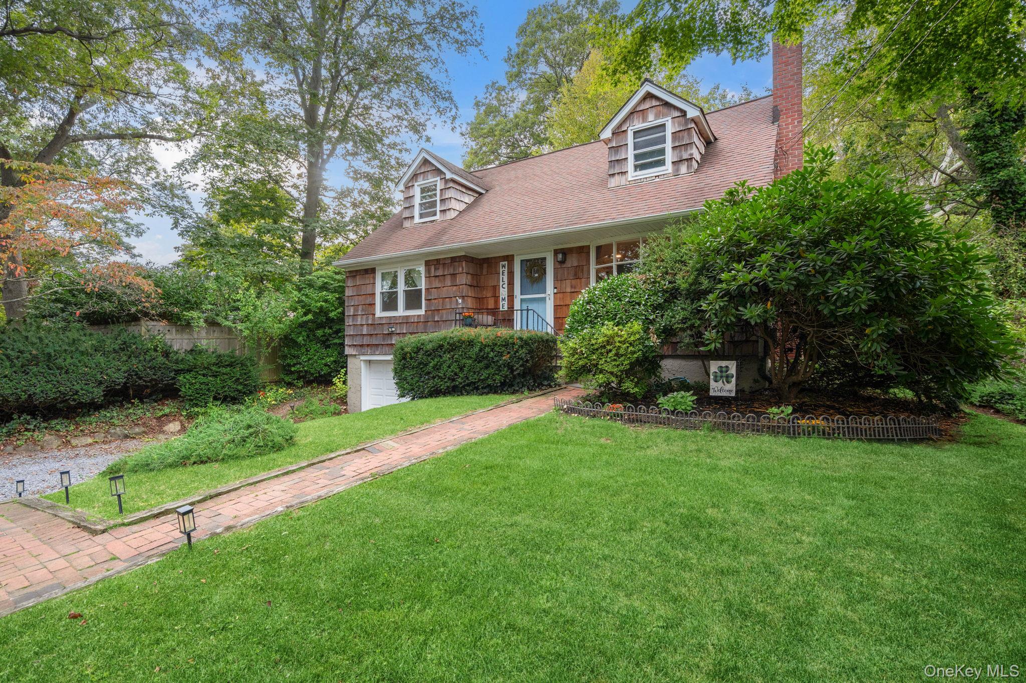 23 Pearwood Drive, Huntington Station, NY 11746