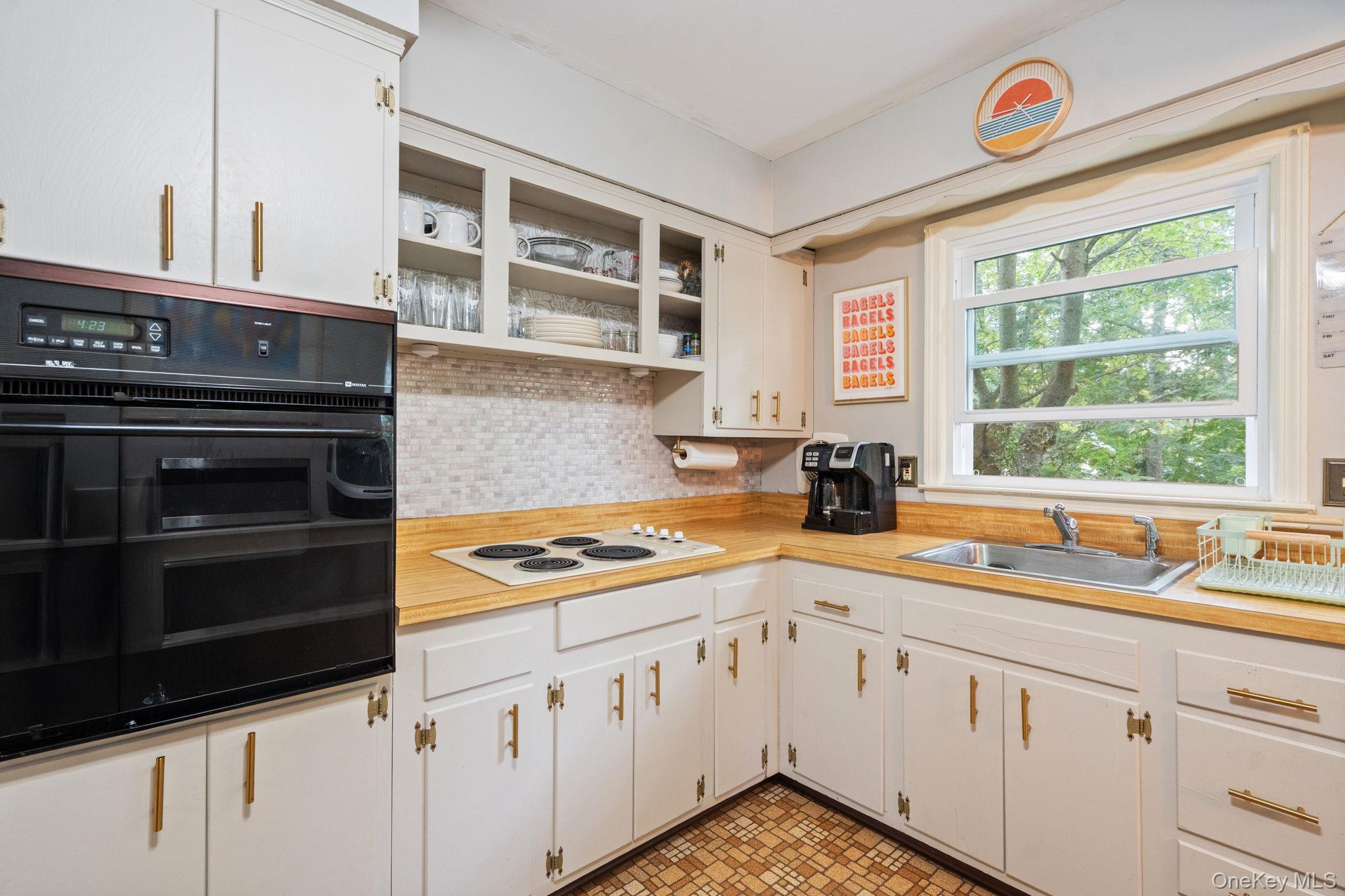 23 Pearwood Drive, Huntington Station, NY 11746