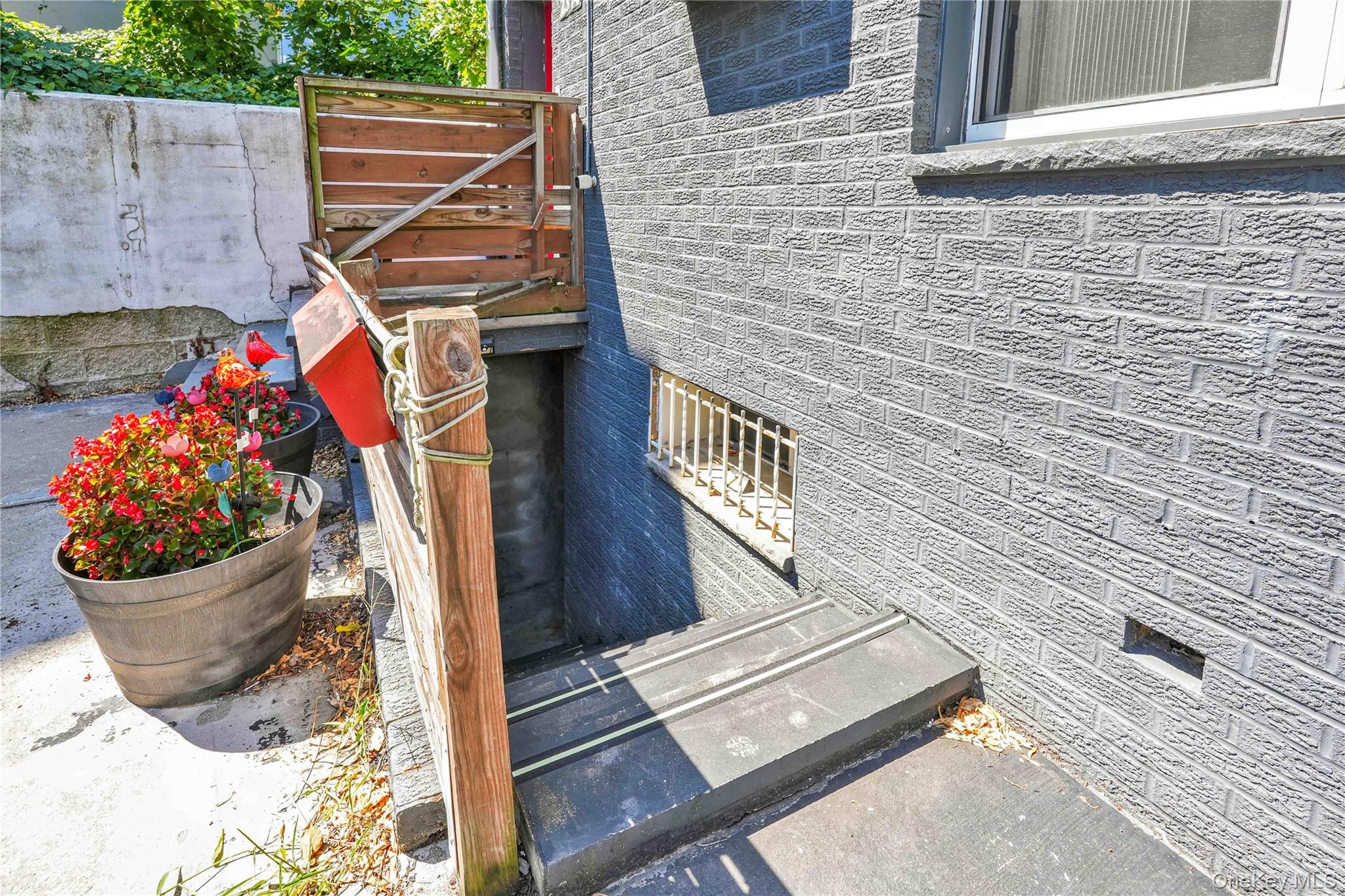 2374 38th Street, Astoria, NY 11105