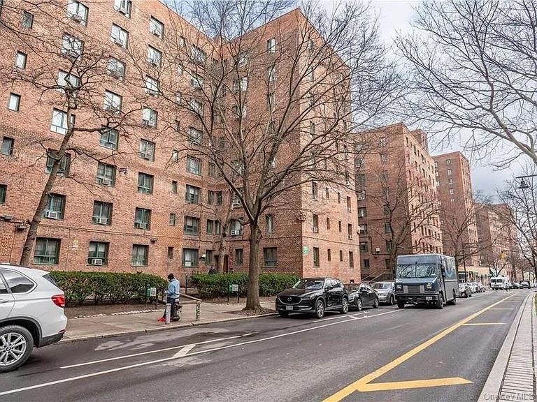 1554 Unionport Road # 3B, Bronx, NY 10462