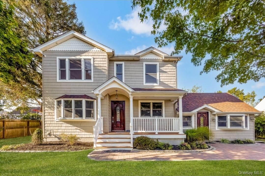 31 Fuller Avenue, West Babylon, NY 11704