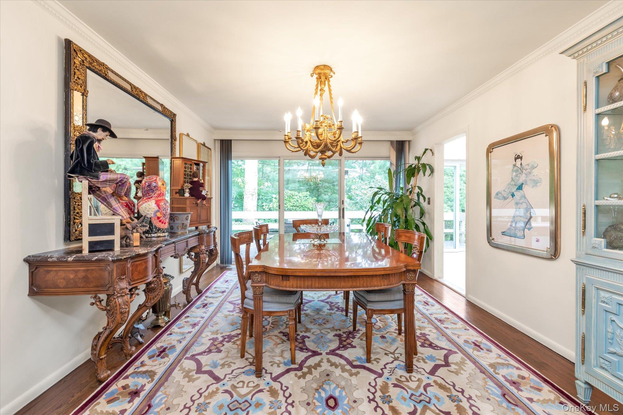 19 Flamingo Road, East Hills, NY 11576