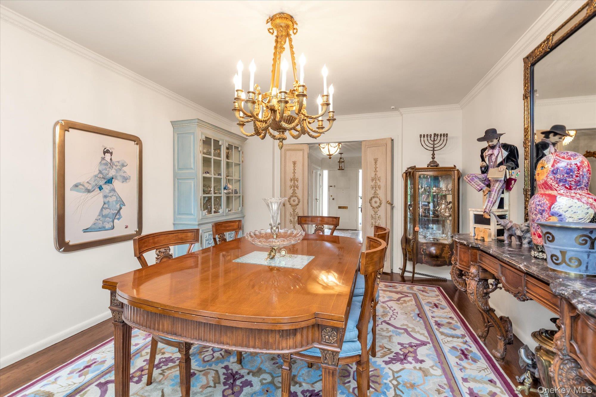 19 Flamingo Road, East Hills, NY 11576