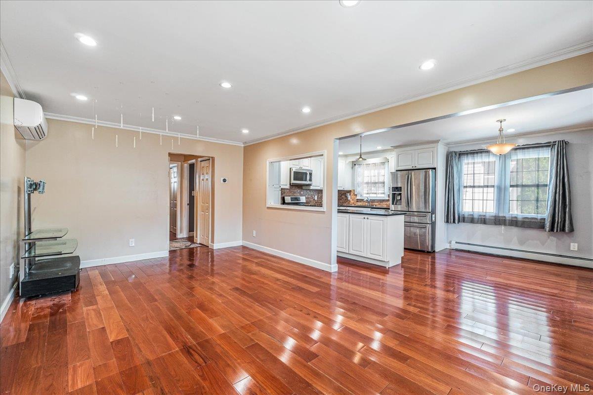 1069 Hastings Street, Baldwin Harbor, NY 11510