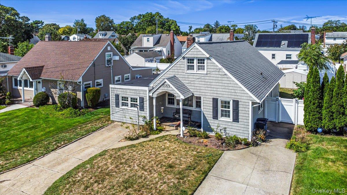 1069 Hastings Street, Baldwin Harbor, NY 11510