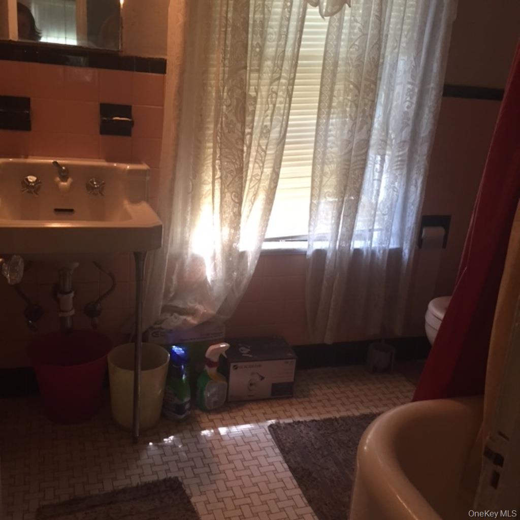 121 Coligni Avenue, New Rochelle, NY 10801