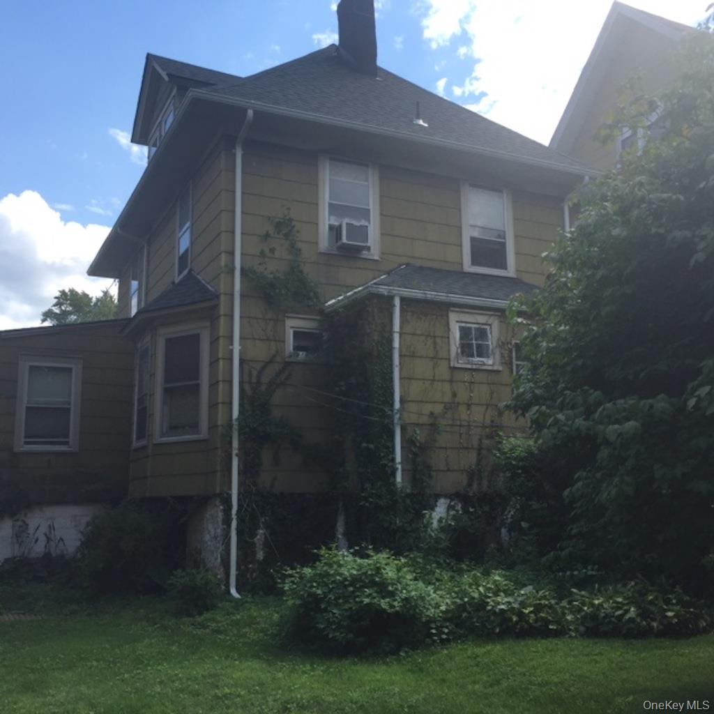 121 Coligni Avenue, New Rochelle, NY 10801