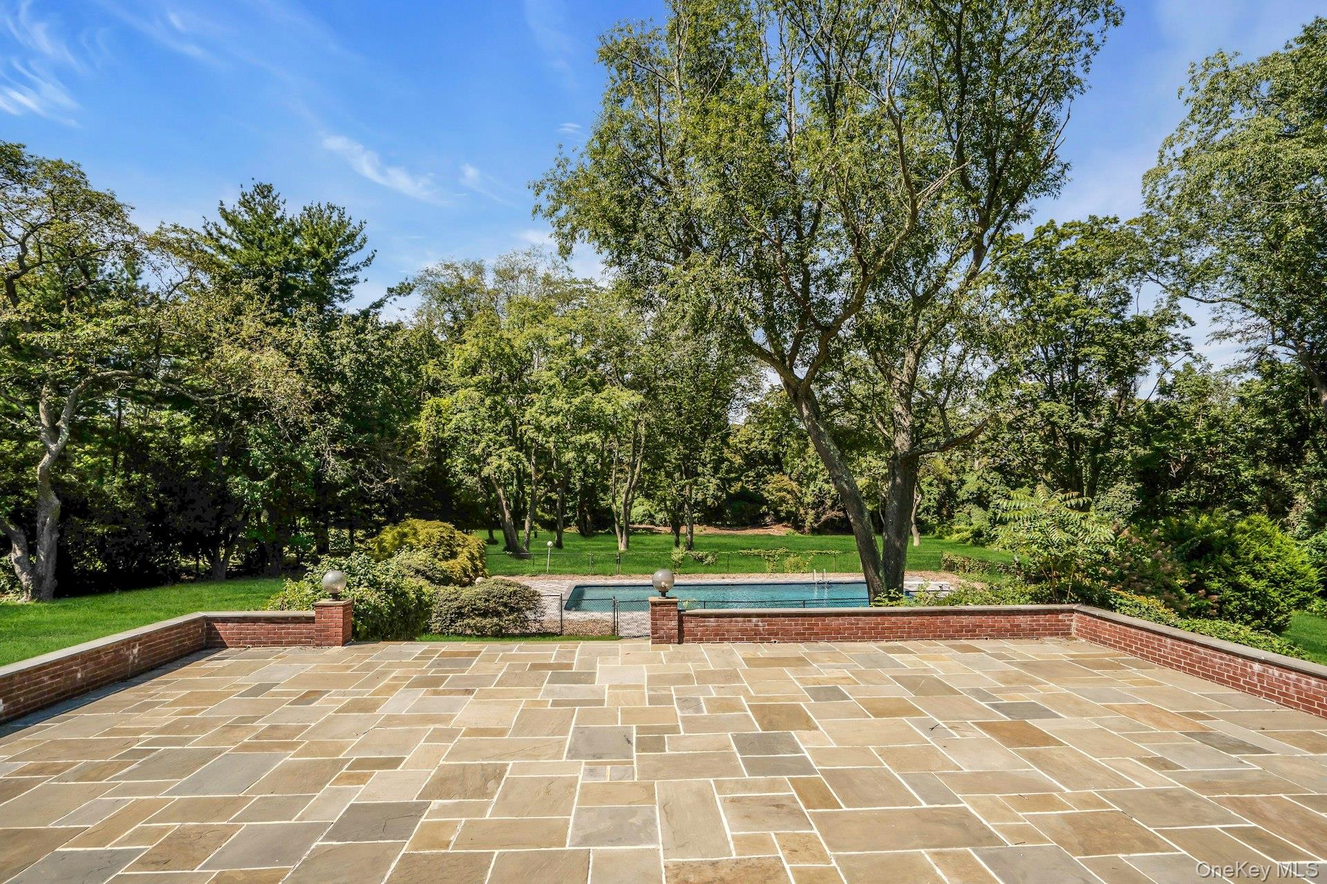 20 Rolling Drive, Glen Head, NY 11545