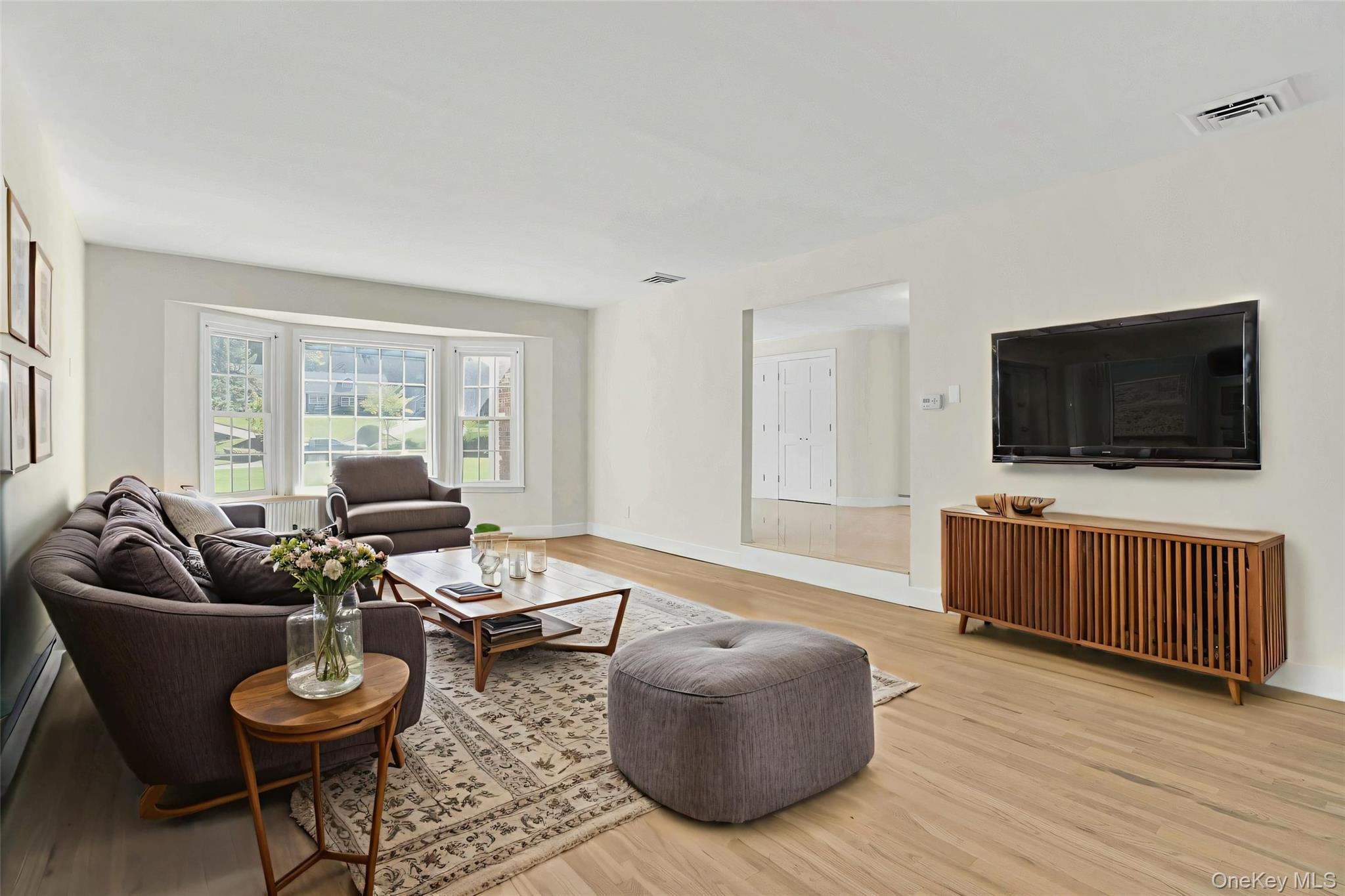 20 Rolling Drive, Glen Head, NY 11545