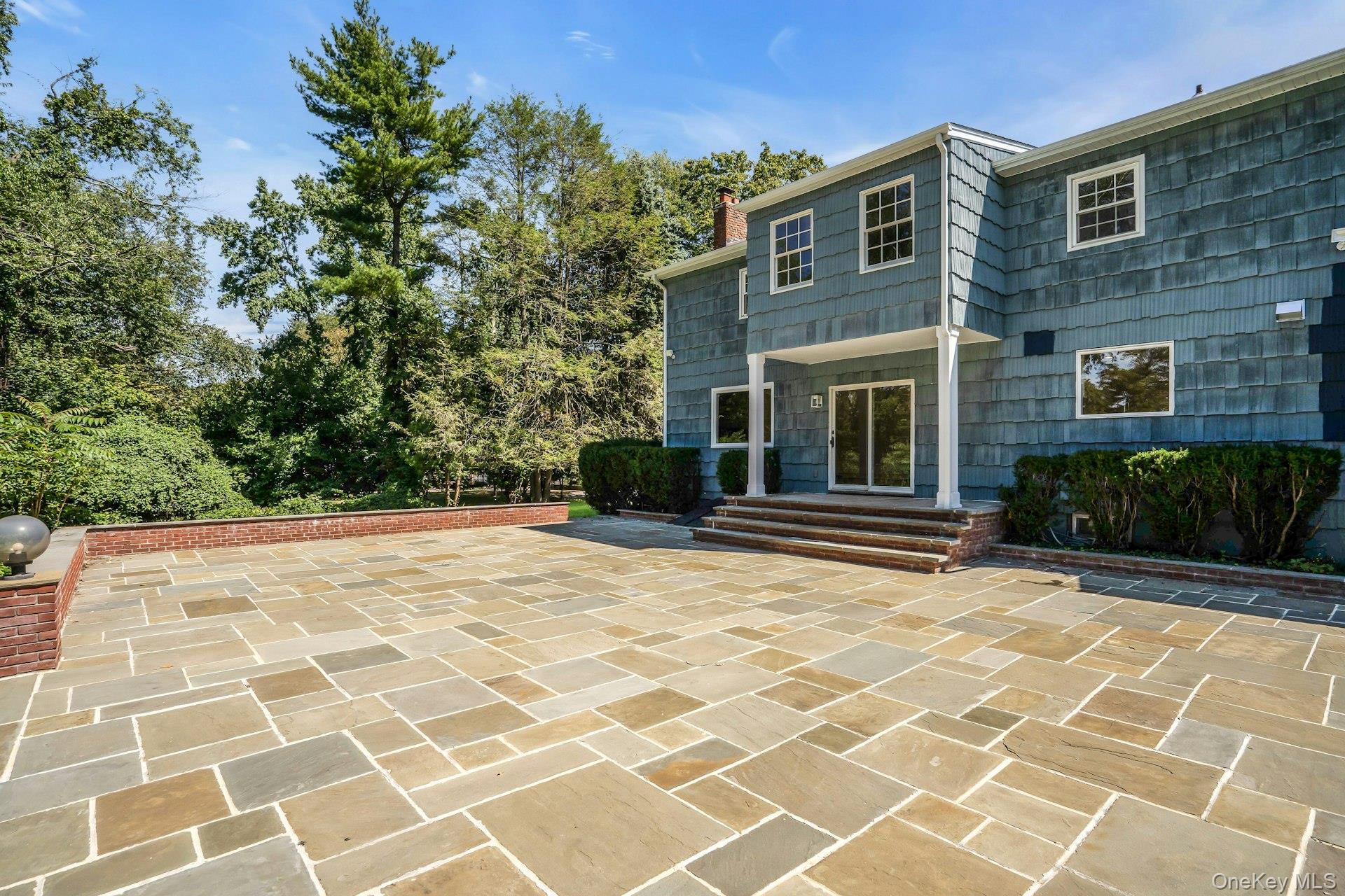 20 Rolling Drive, Glen Head, NY 11545