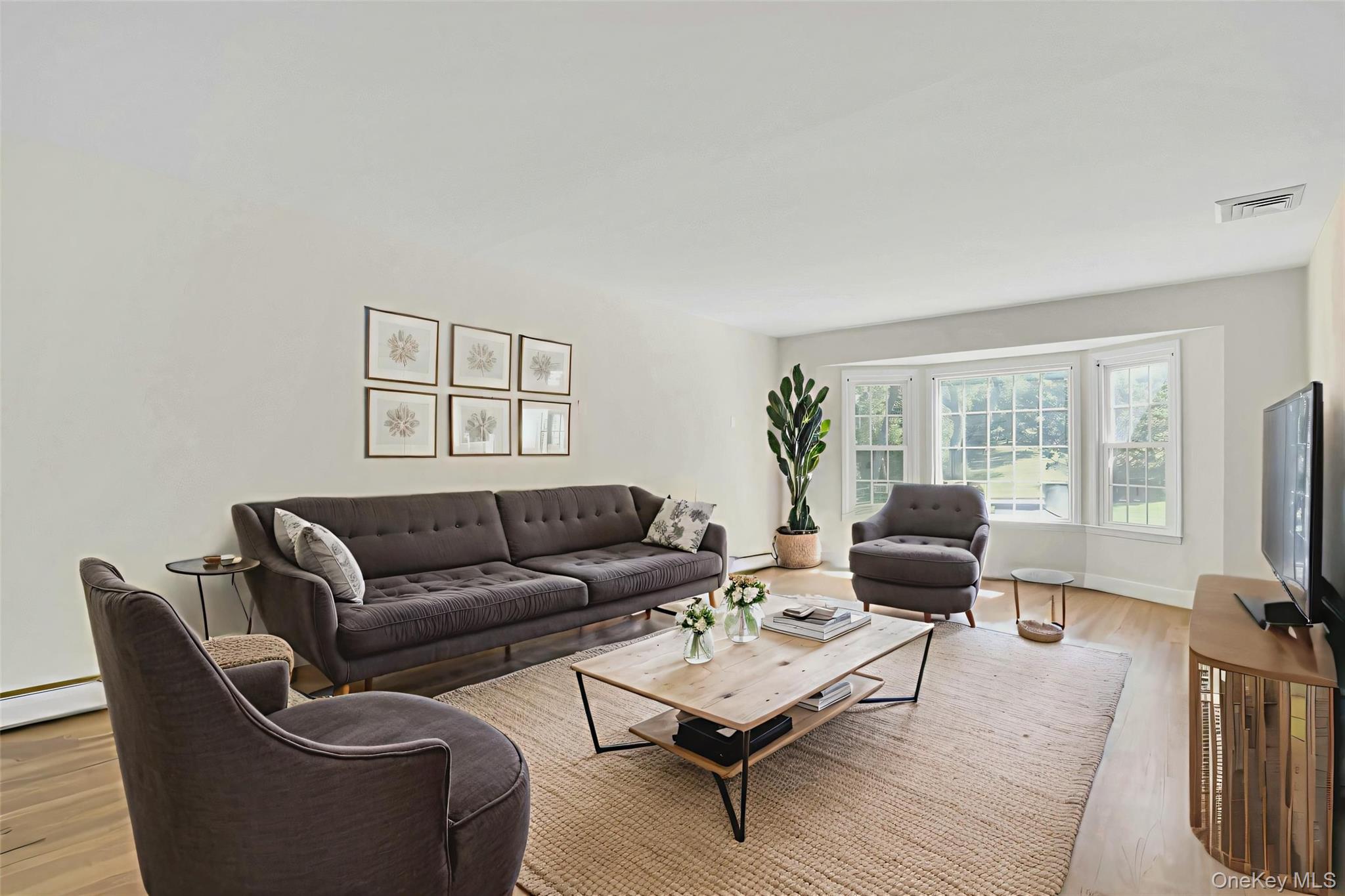 20 Rolling Drive, Glen Head, NY 11545