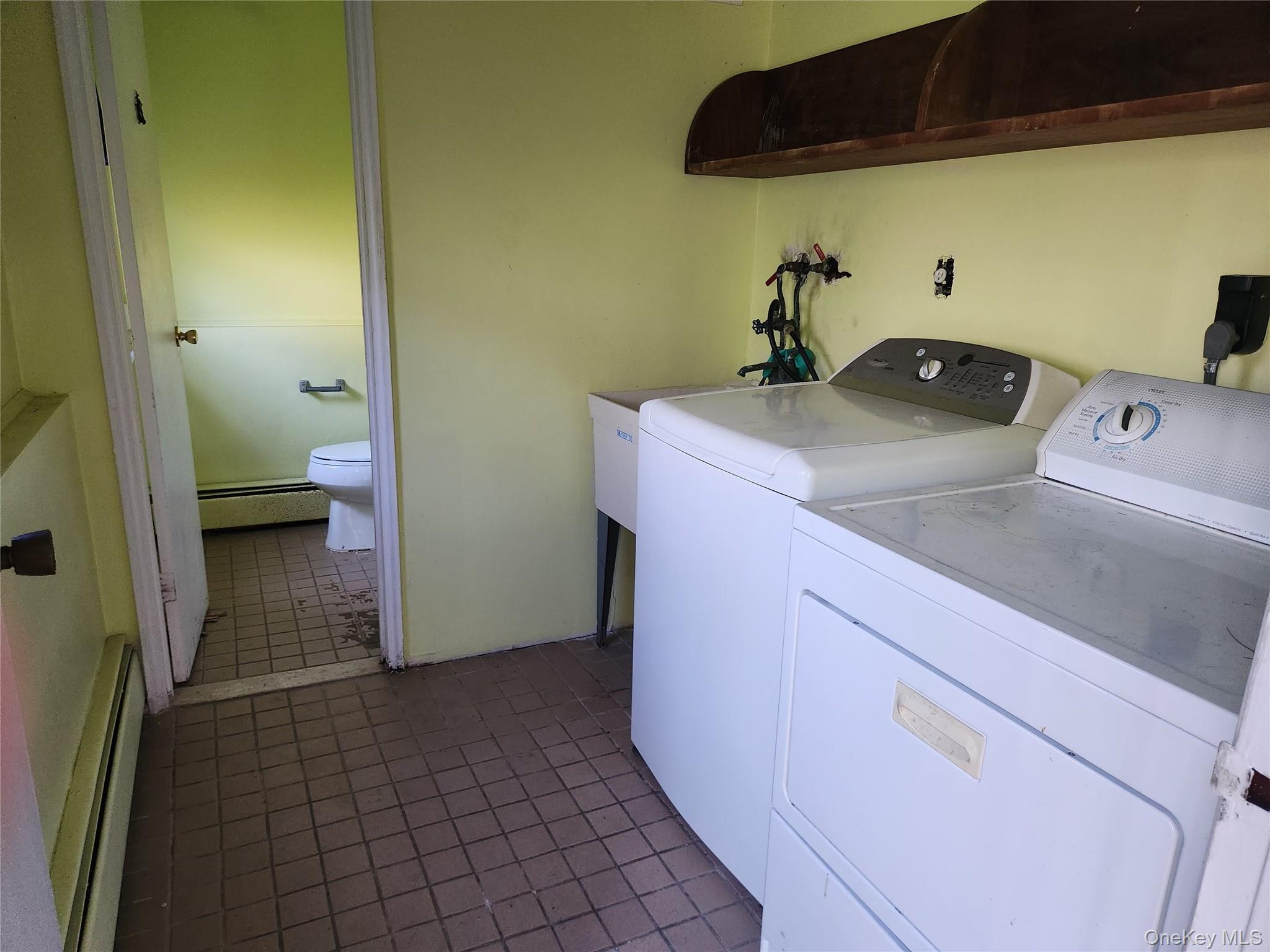 20 Marilyn Lane, Westbury, NY 11590