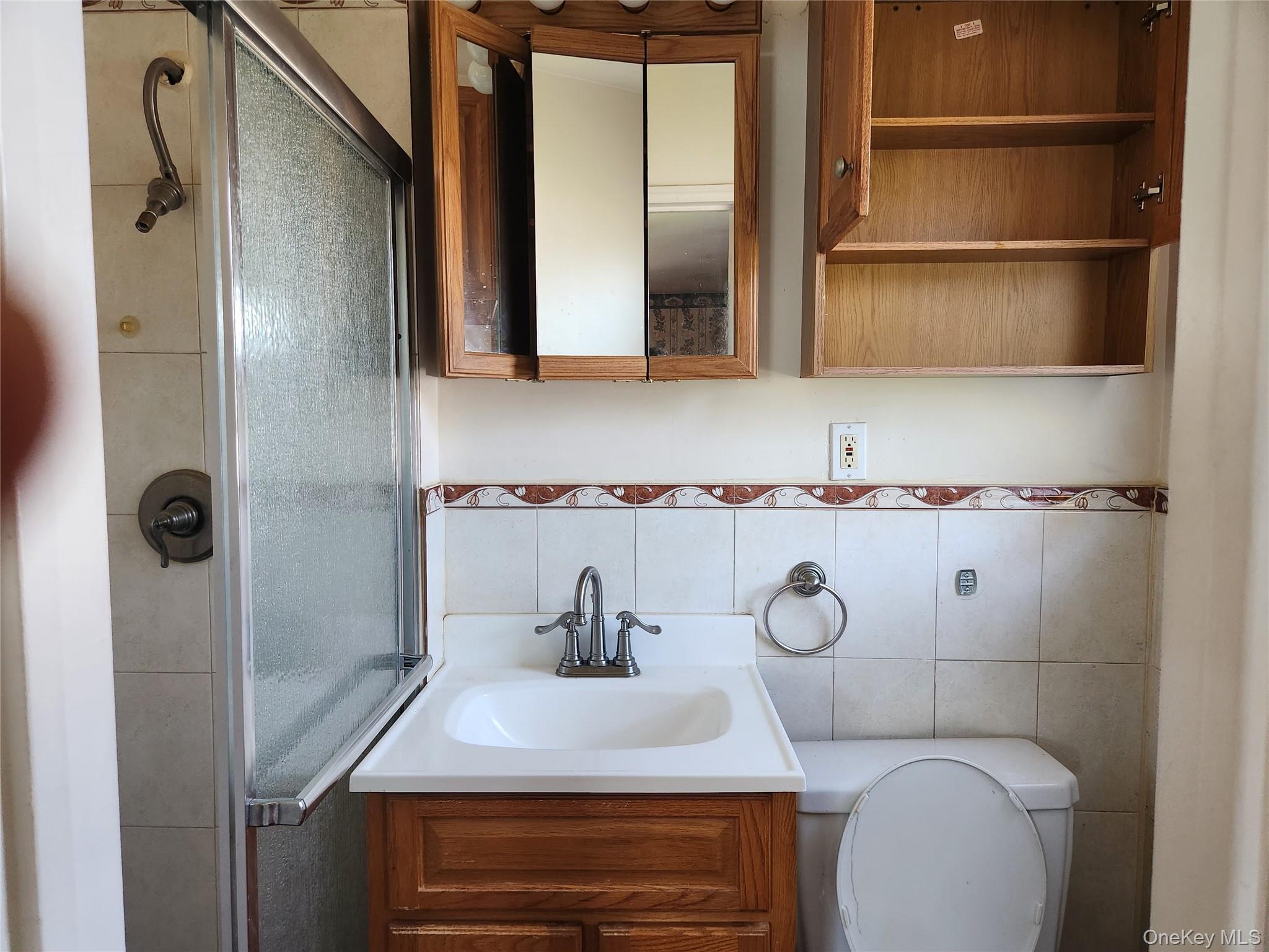 20 Marilyn Lane, Westbury, NY 11590