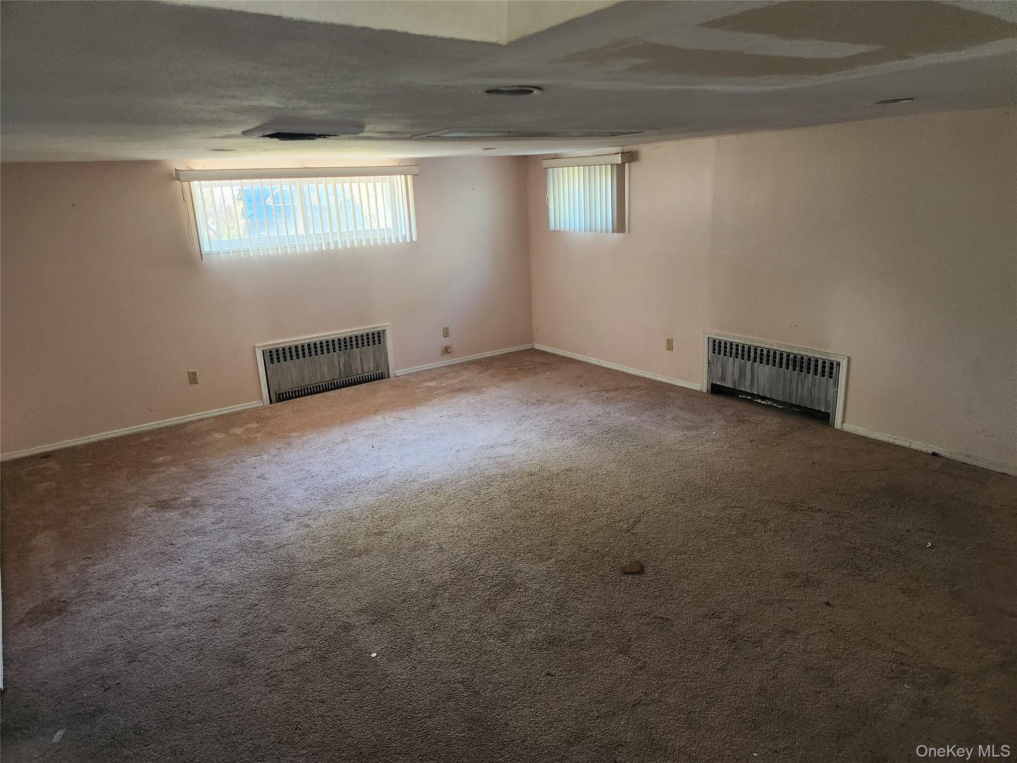 20 Marilyn Lane, Westbury, NY 11590