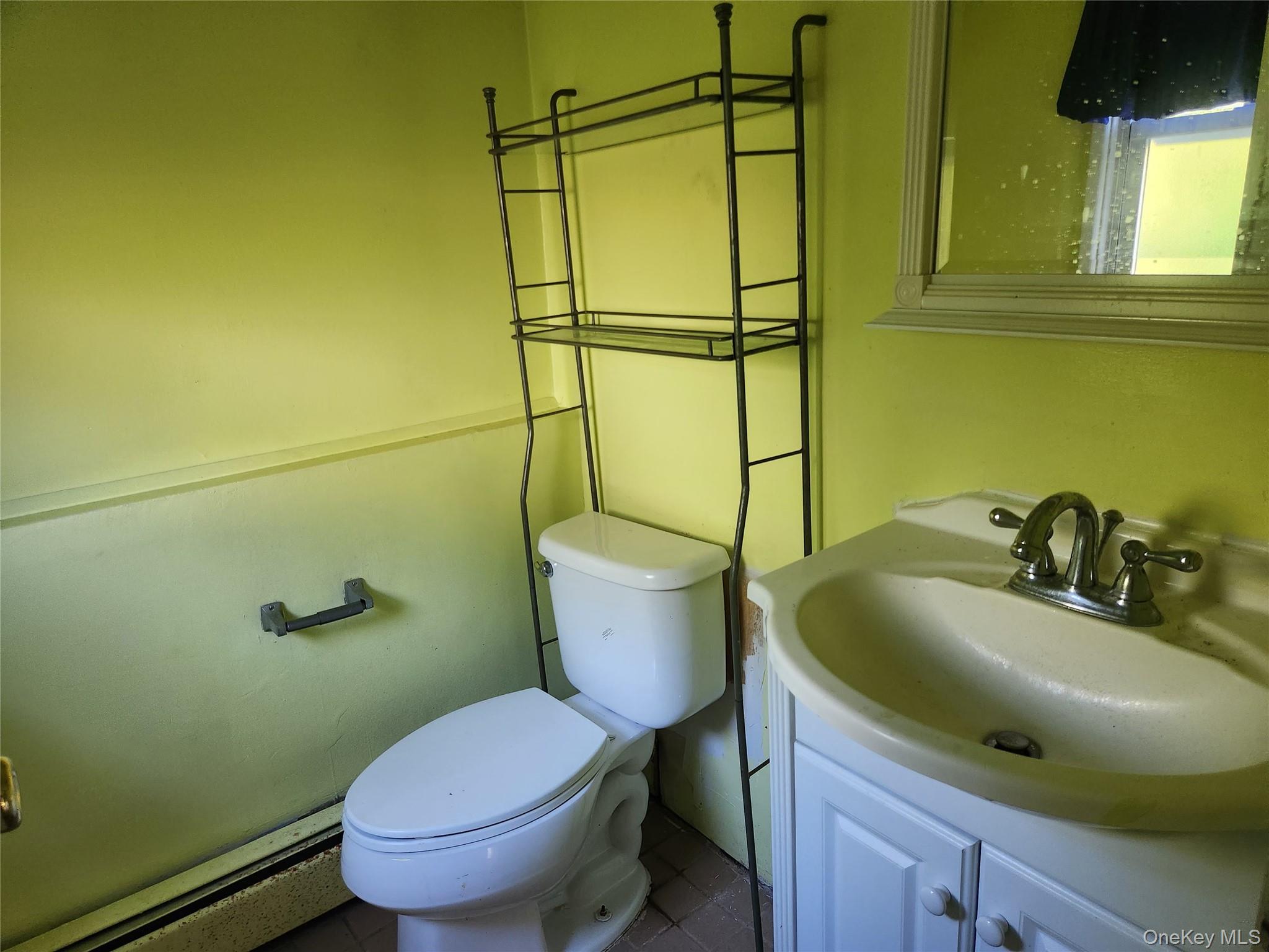 20 Marilyn Lane, Westbury, NY 11590