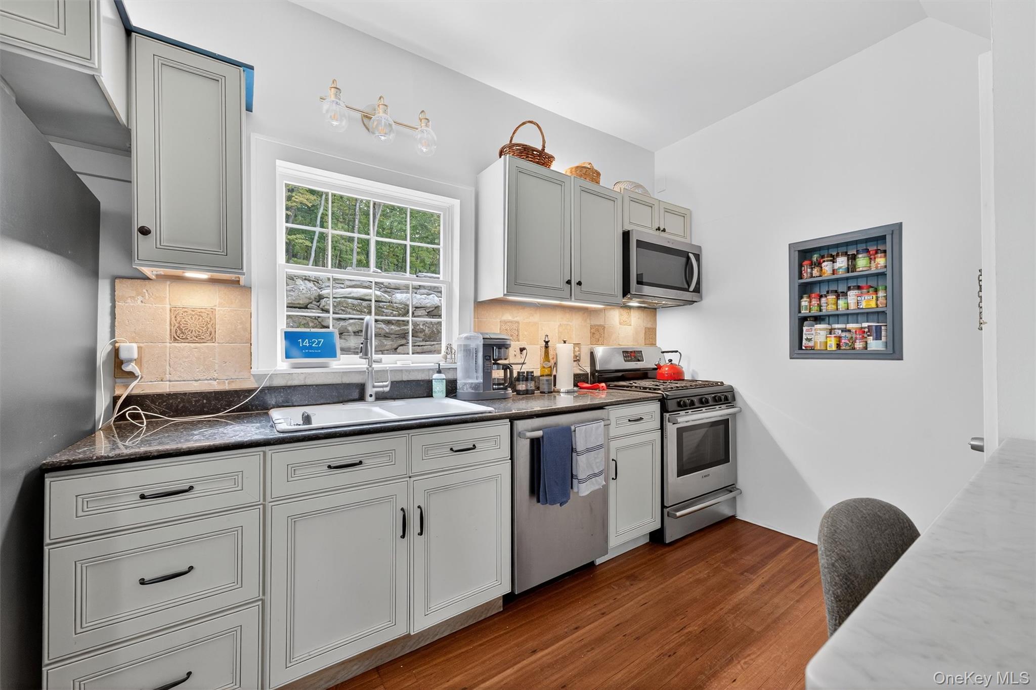 1657 River Road, Other, PA 18415