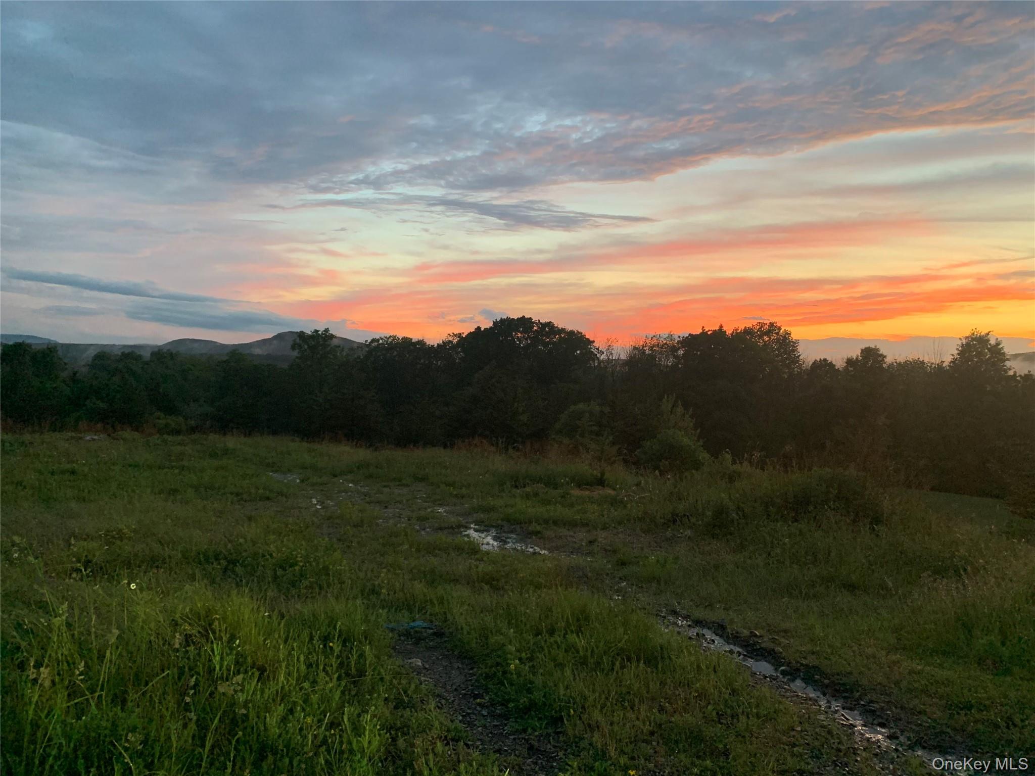 8 Camelback Road, Chester, NY 10918