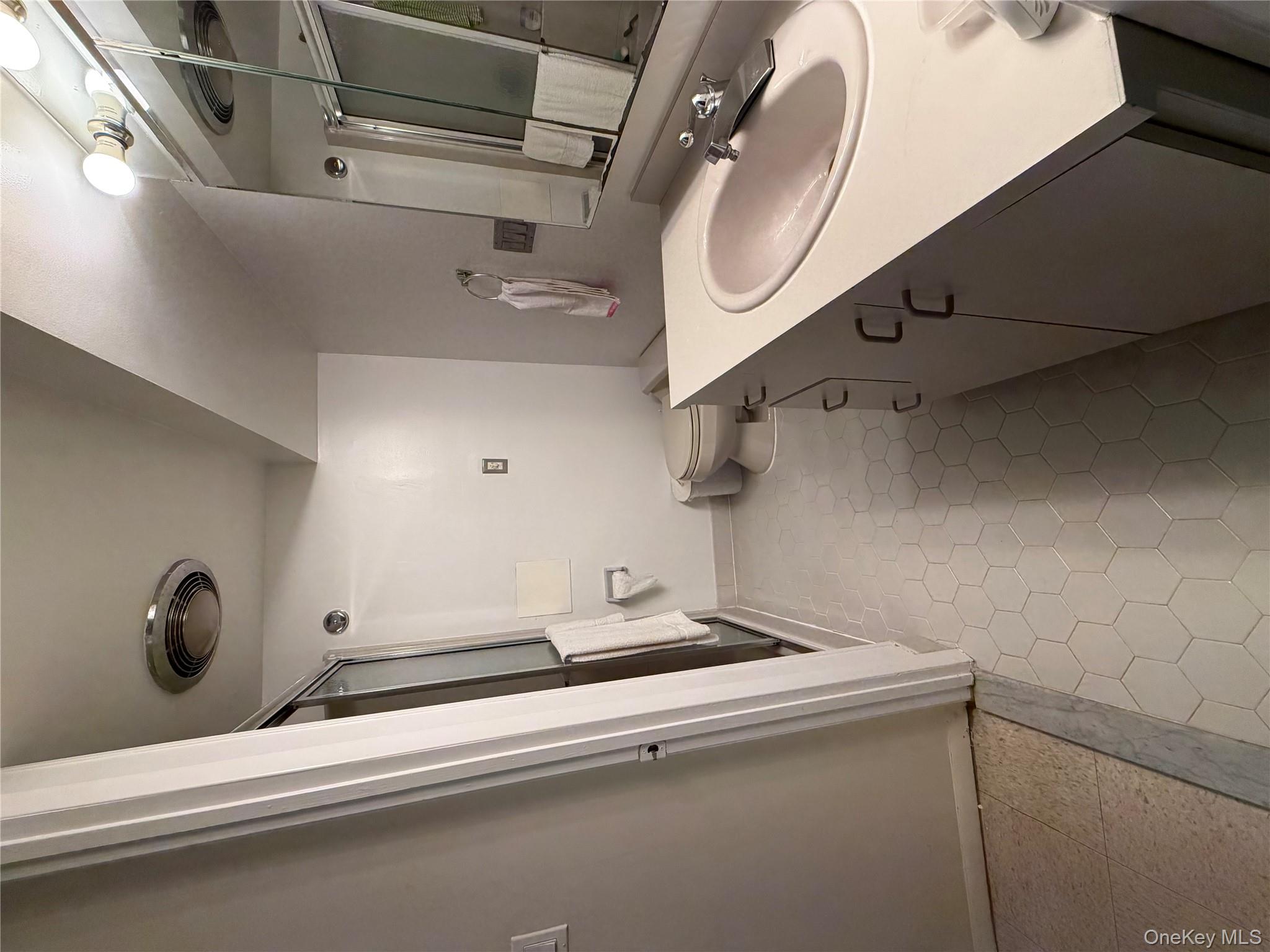 68-05 242 Street # 31A, Little Neck, NY 11362