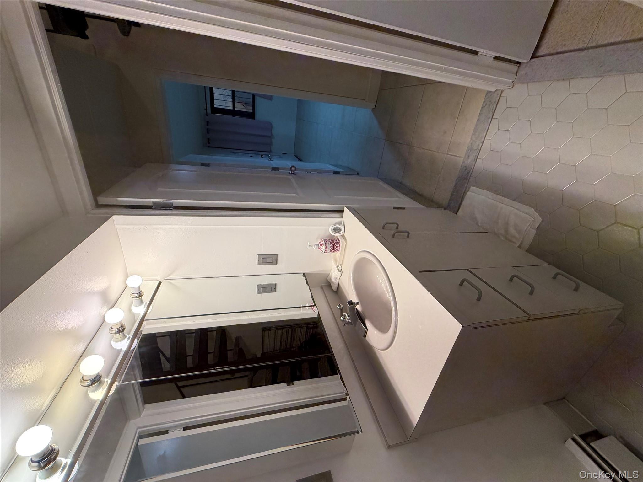 68-05 242 Street # 31A, Little Neck, NY 11362