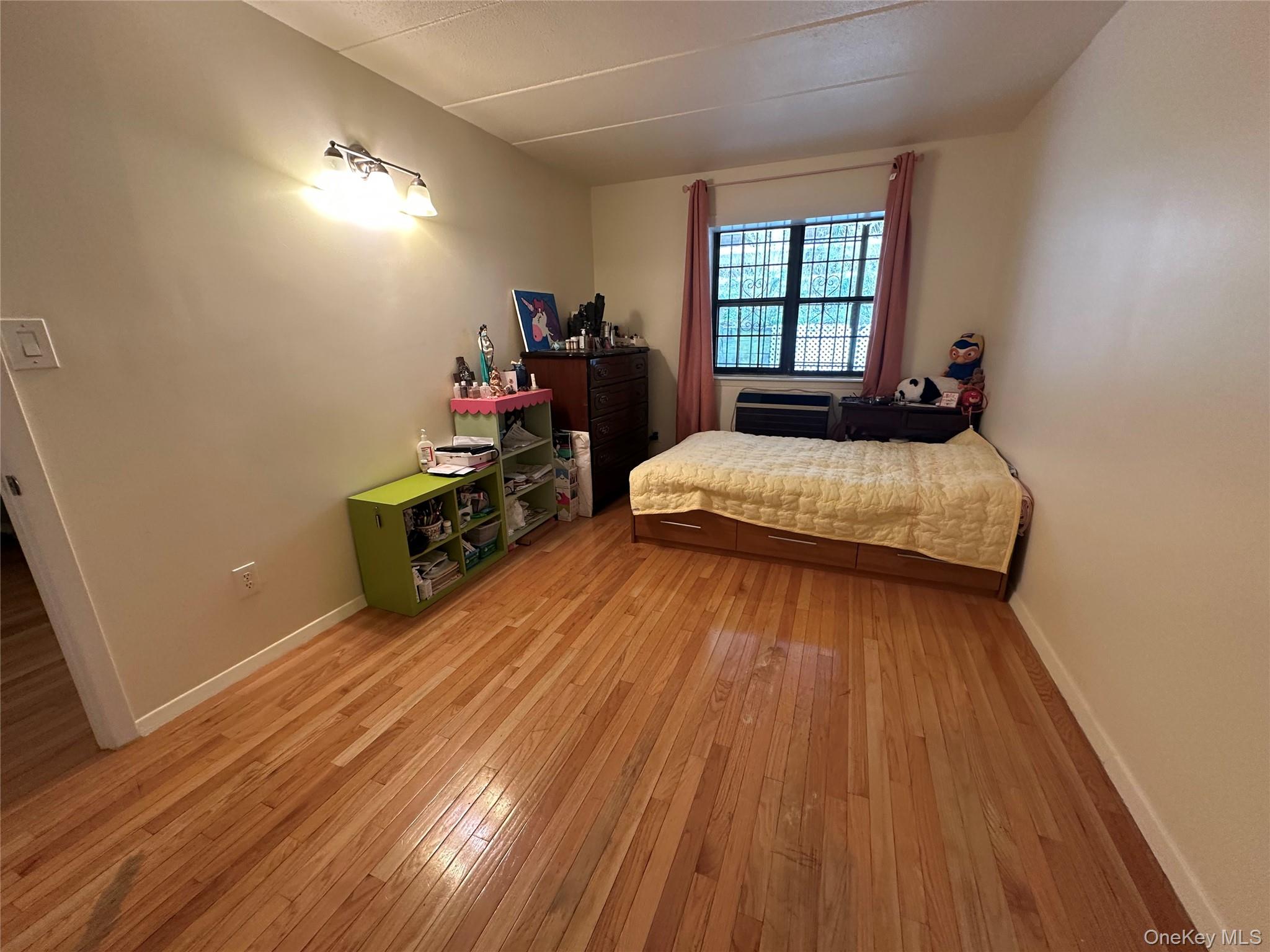 68-05 242 Street # 31A, Little Neck, NY 11362