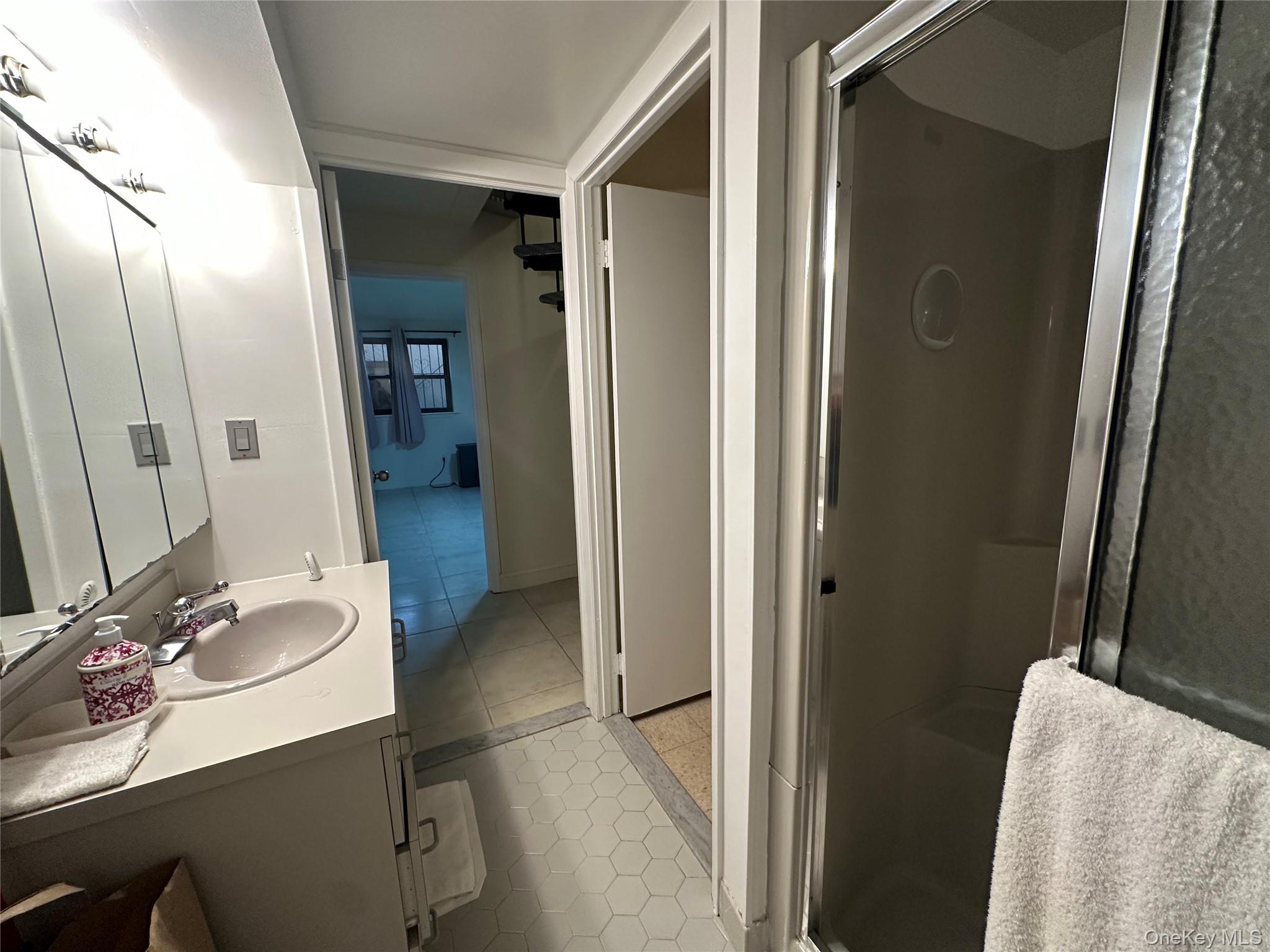 68-05 242 Street # 31A, Little Neck, NY 11362