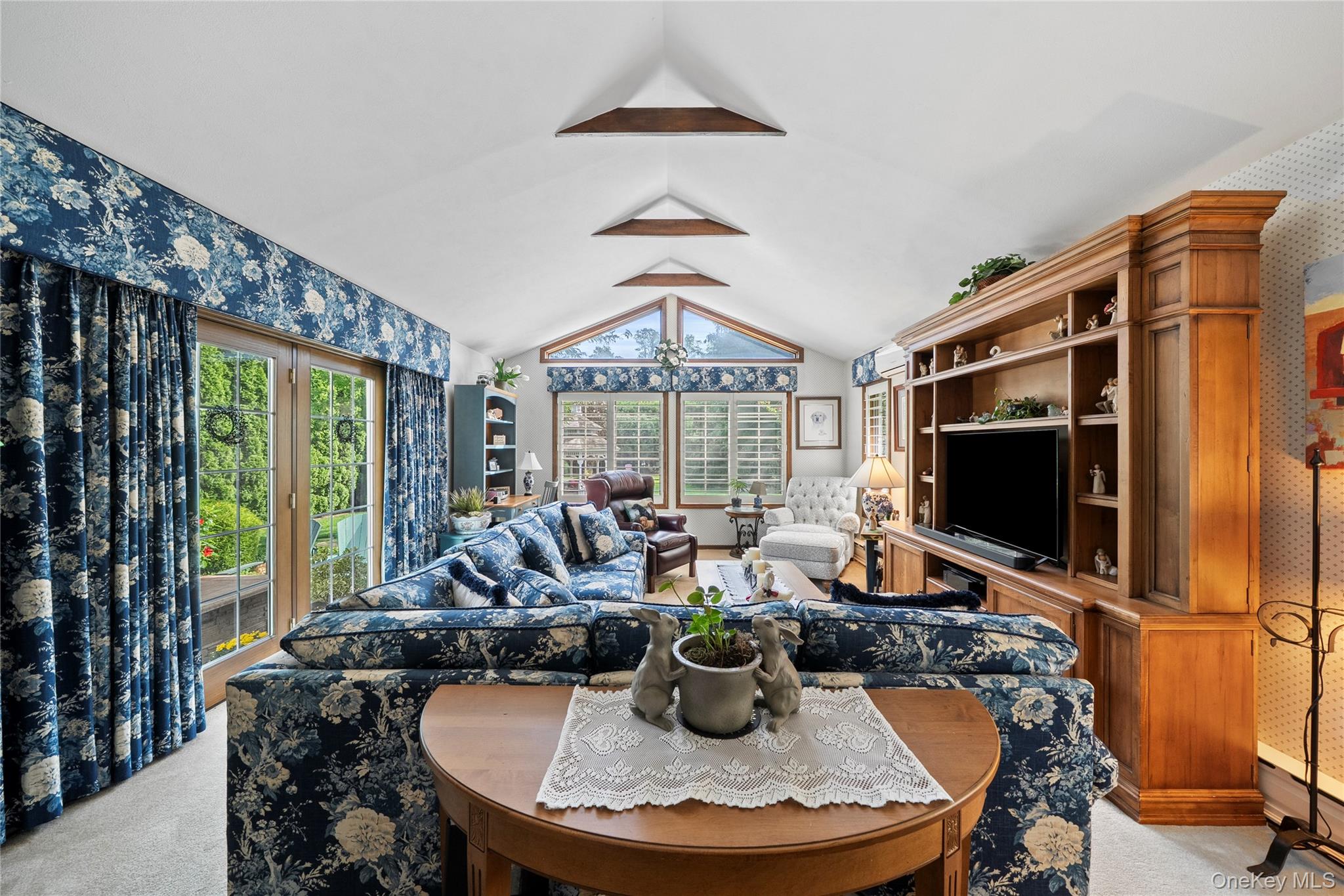 14 Gerek Avenue, West Islip, NY 11795