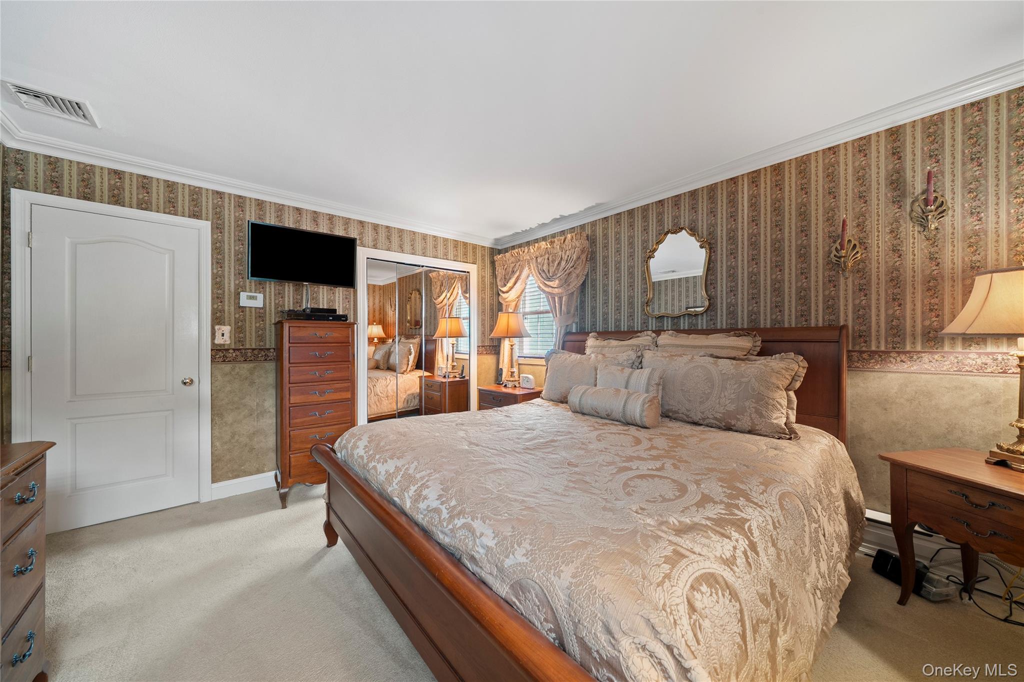 14 Gerek Avenue, West Islip, NY 11795