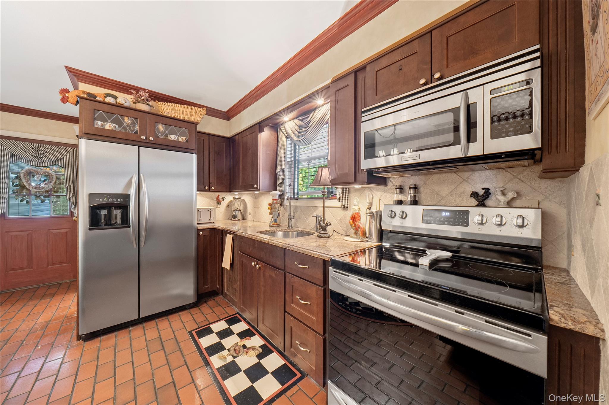 14 Gerek Avenue, West Islip, NY 11795