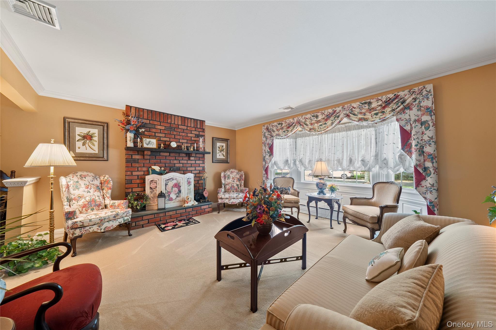 14 Gerek Avenue, West Islip, NY 11795