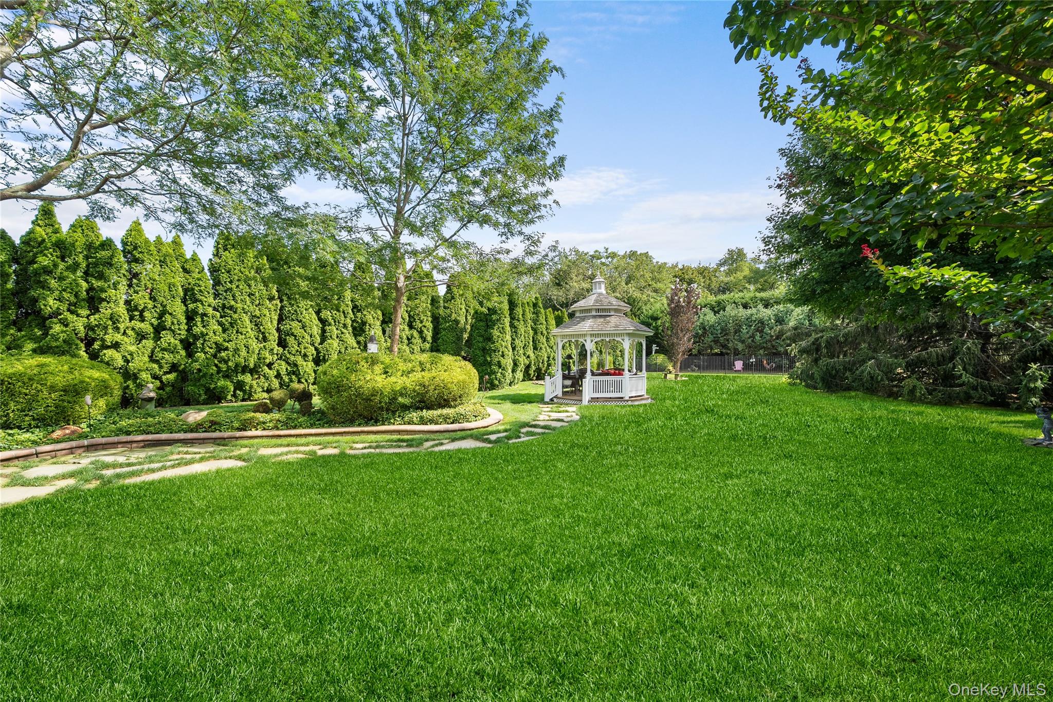 14 Gerek Avenue, West Islip, NY 11795