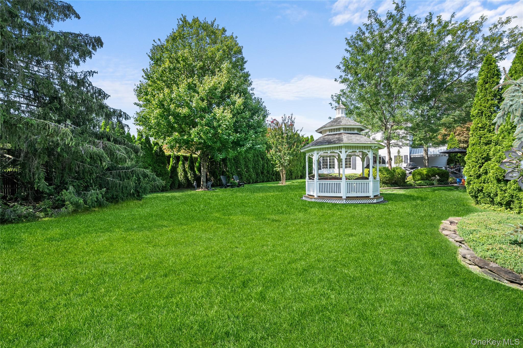 14 Gerek Avenue, West Islip, NY 11795