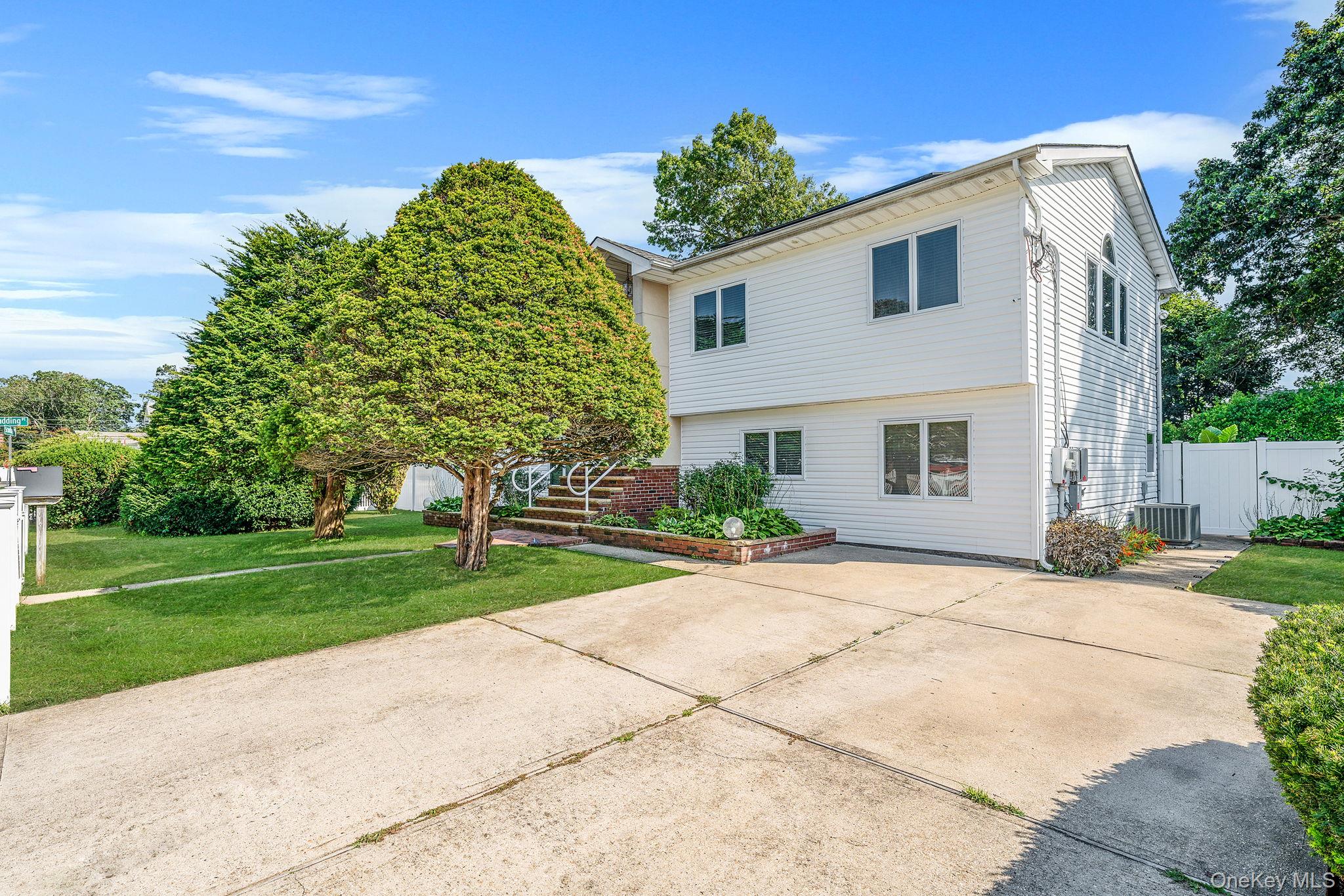 540 Scudder Avenue, Copiague, NY 11726