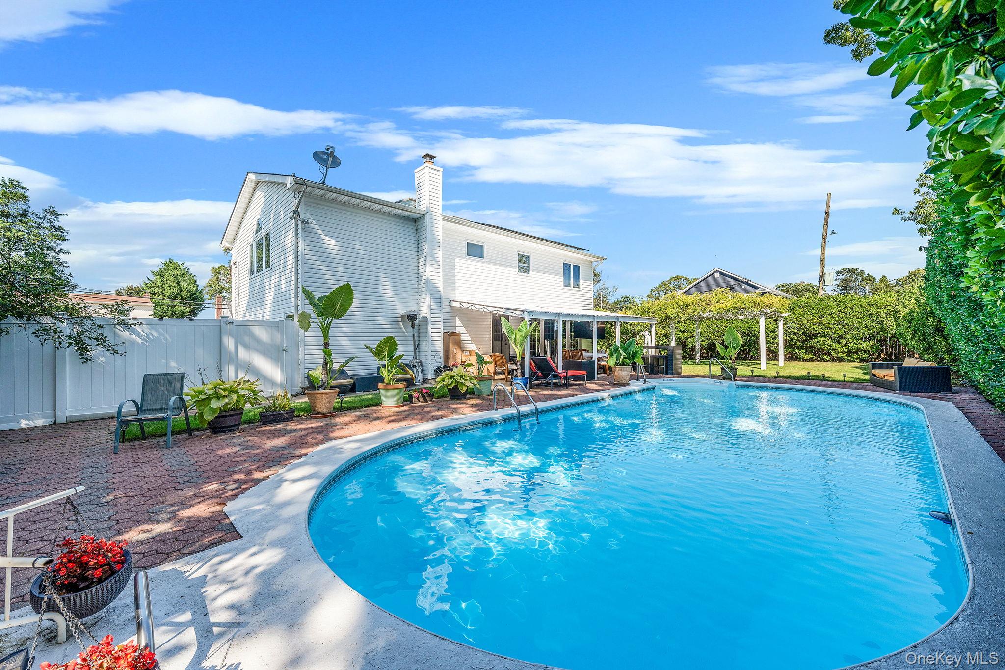 540 Scudder Avenue, Copiague, NY 11726