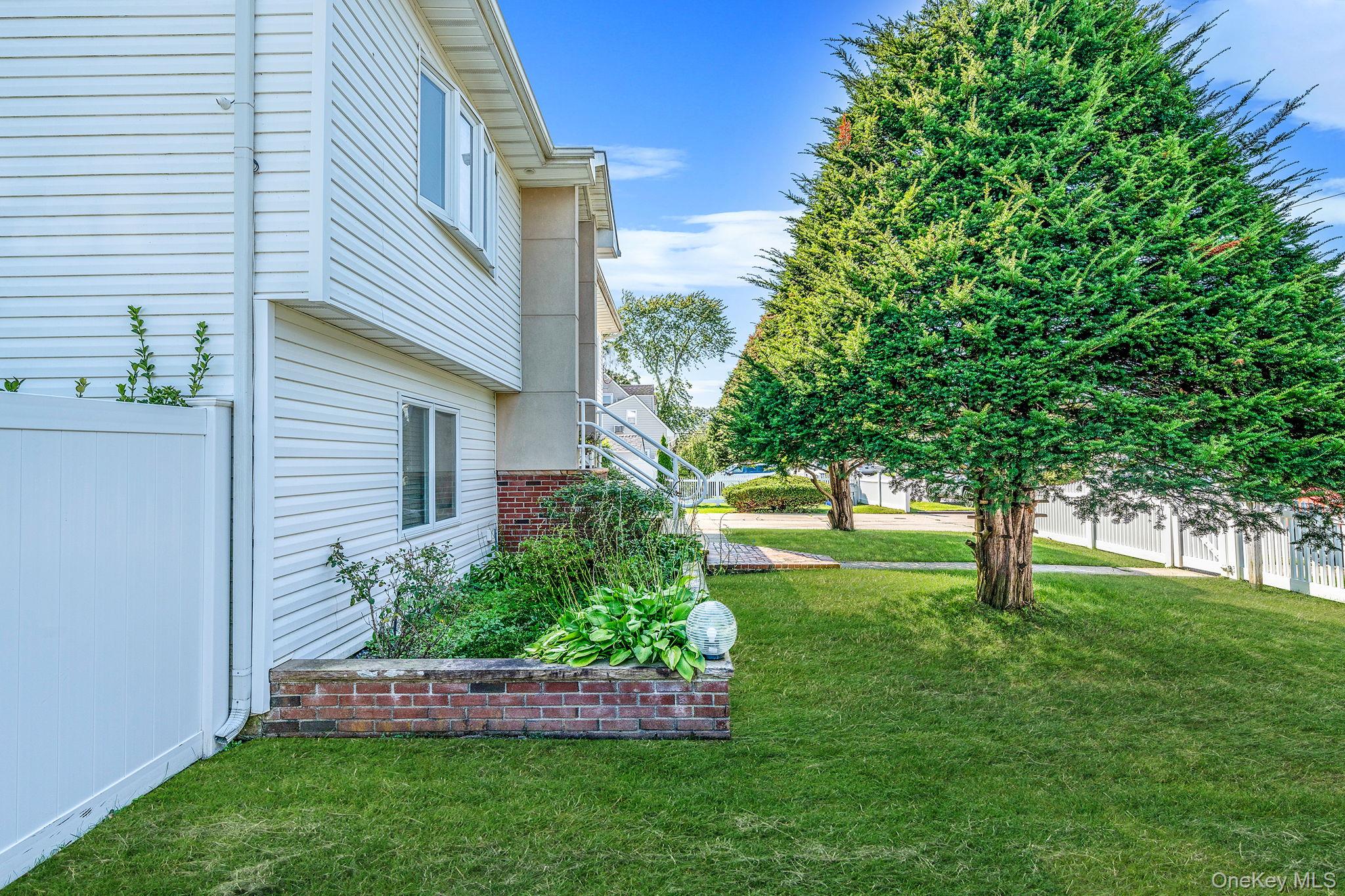 540 Scudder Avenue, Copiague, NY 11726