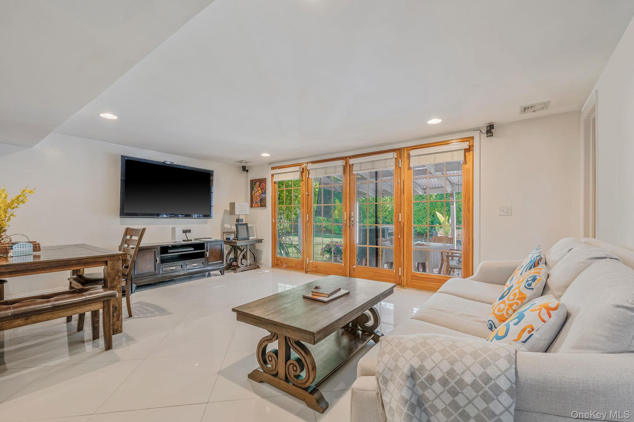 540 Scudder Avenue, Copiague, NY 11726