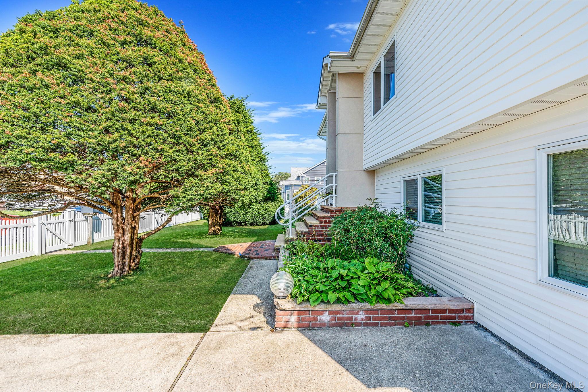 540 Scudder Avenue, Copiague, NY 11726