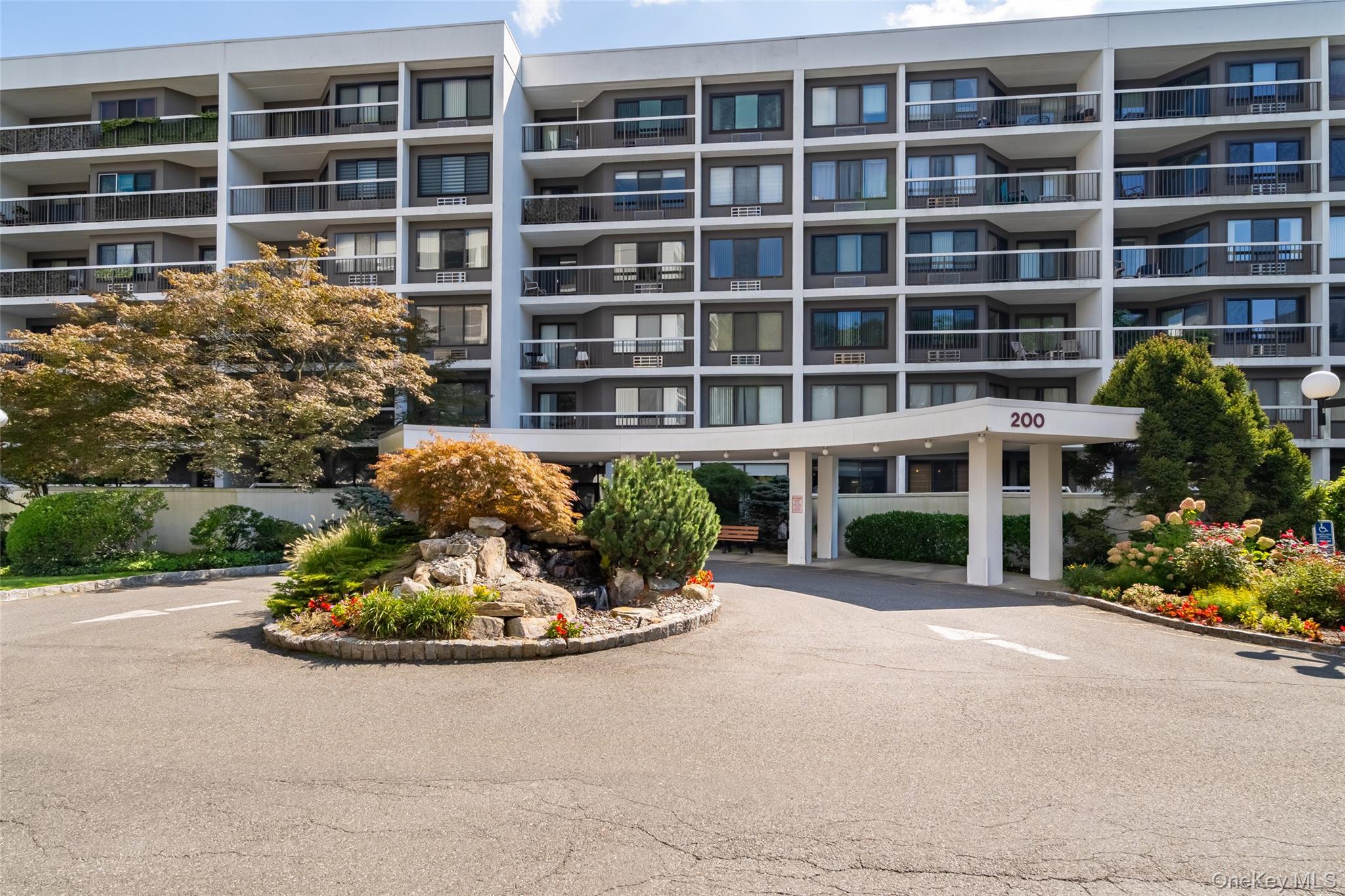 200 High Point Drive # 315, Hartsdale, NY 10530
