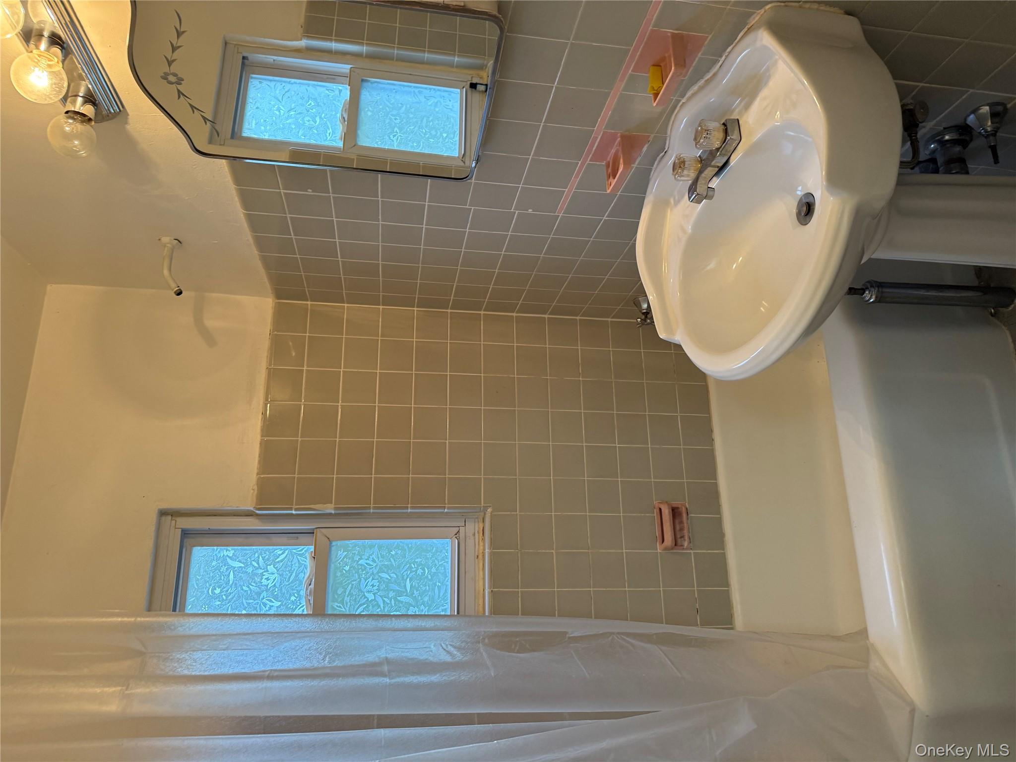 87-16 Marengo Street # 2B, Holliswood, NY 11423