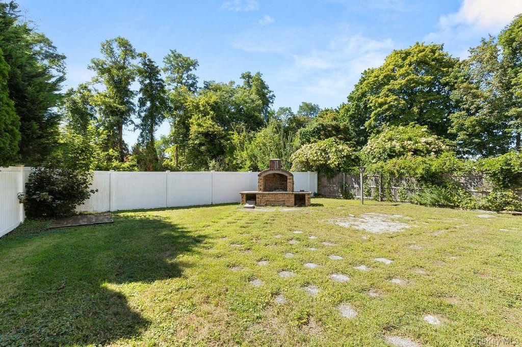 15 Marcy Avenue, Huntington Station, NY 11746