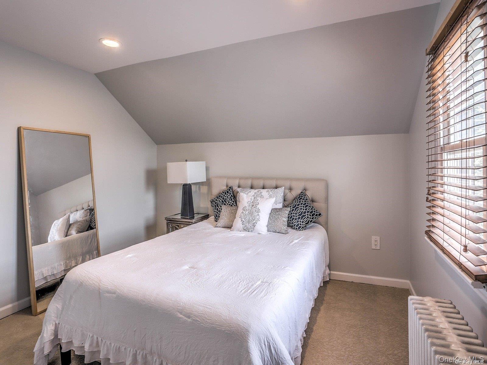 39 Bay Avenue, Hicksville, NY 11801