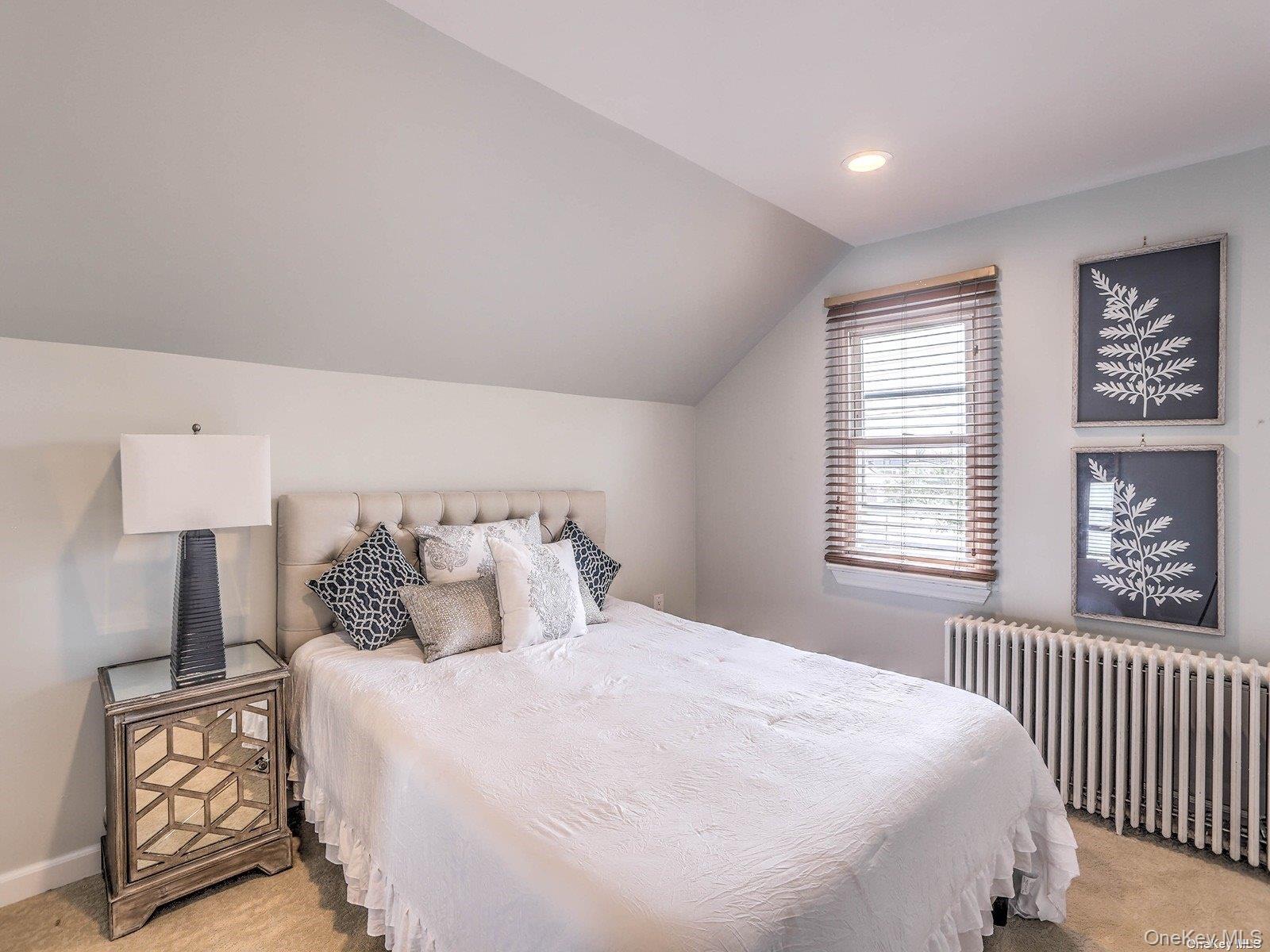 39 Bay Avenue, Hicksville, NY 11801