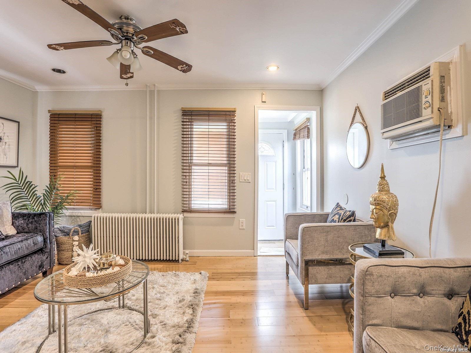 39 Bay Avenue, Hicksville, NY 11801